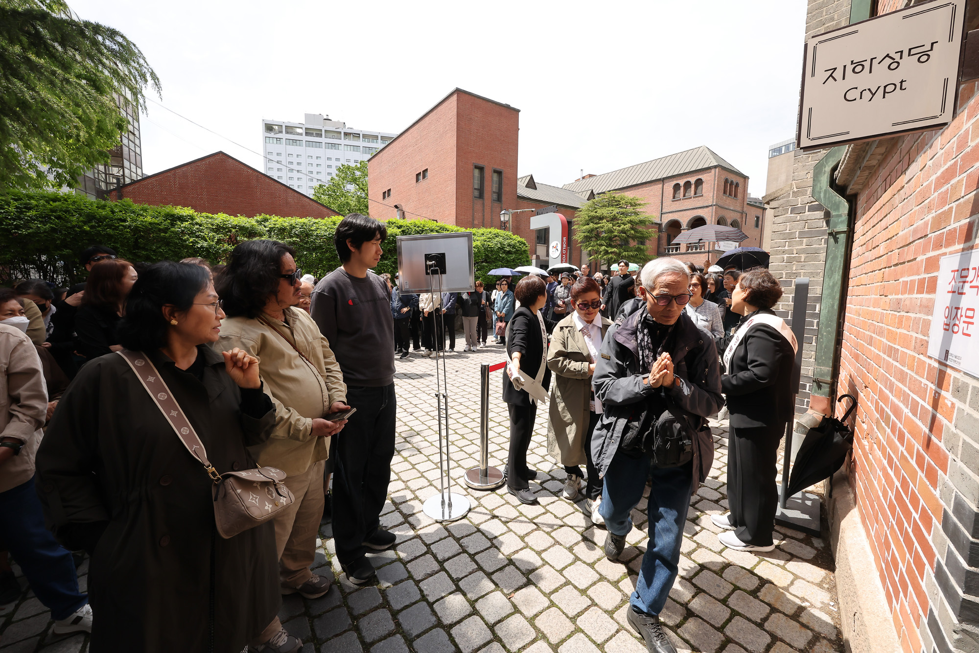 명동성당 프란치스코 교황 선종 추모 분향소