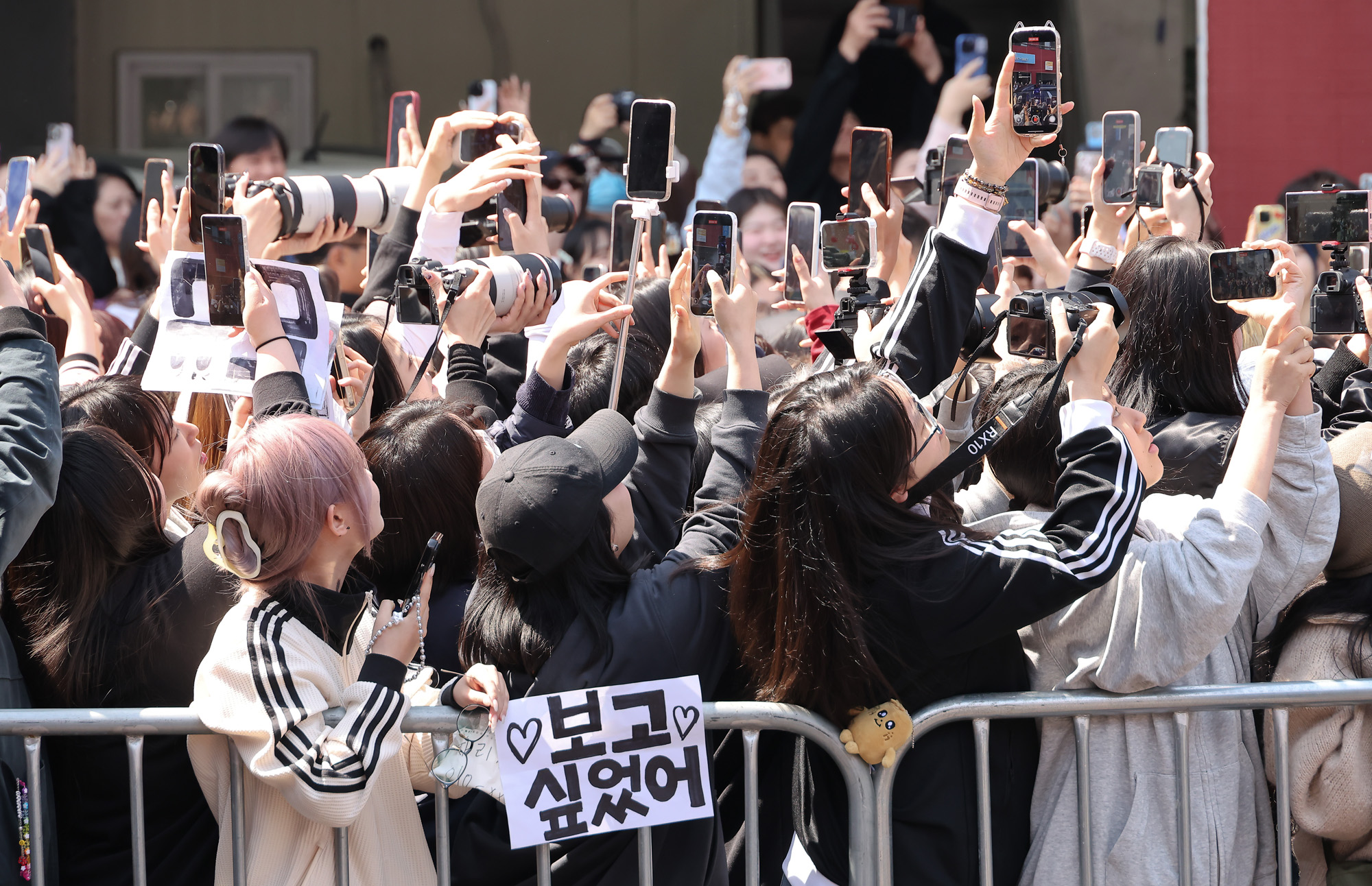 스니커즈 에너지 스테이션 팝업 세븐틴 민규