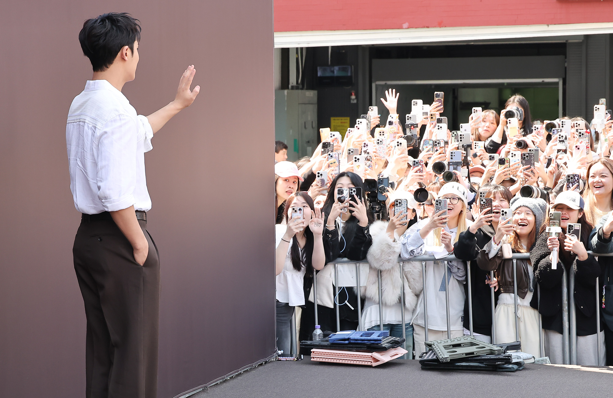 스니커즈 에너지 스테이션 팝업 세븐틴 민규