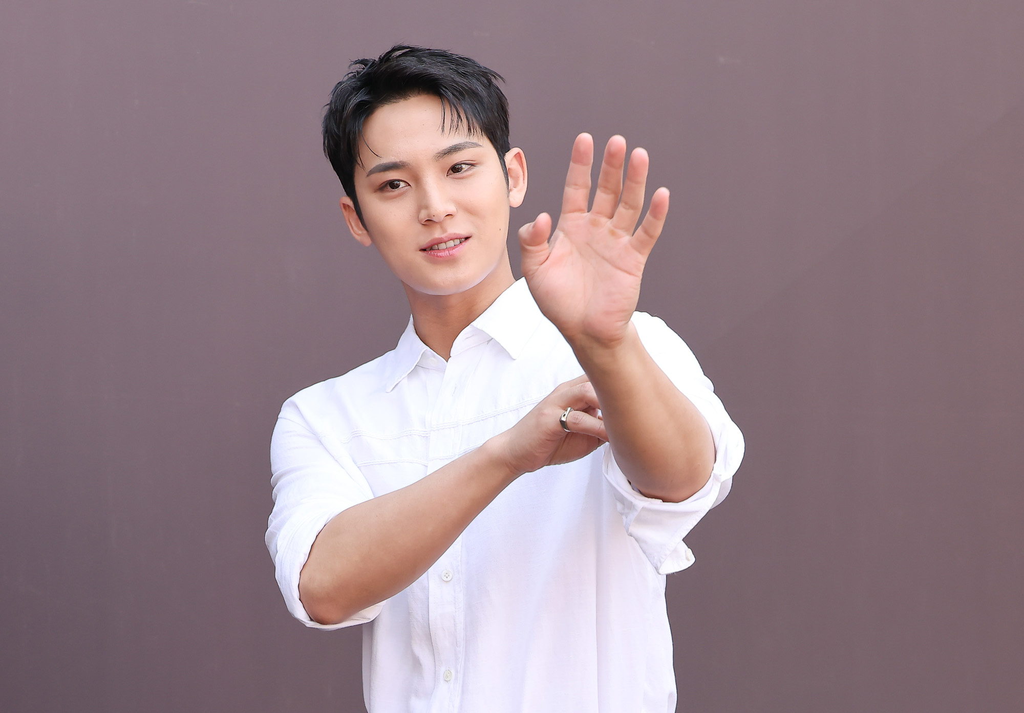 스니커즈 에너지 스테이션 팝업 세븐틴 민규