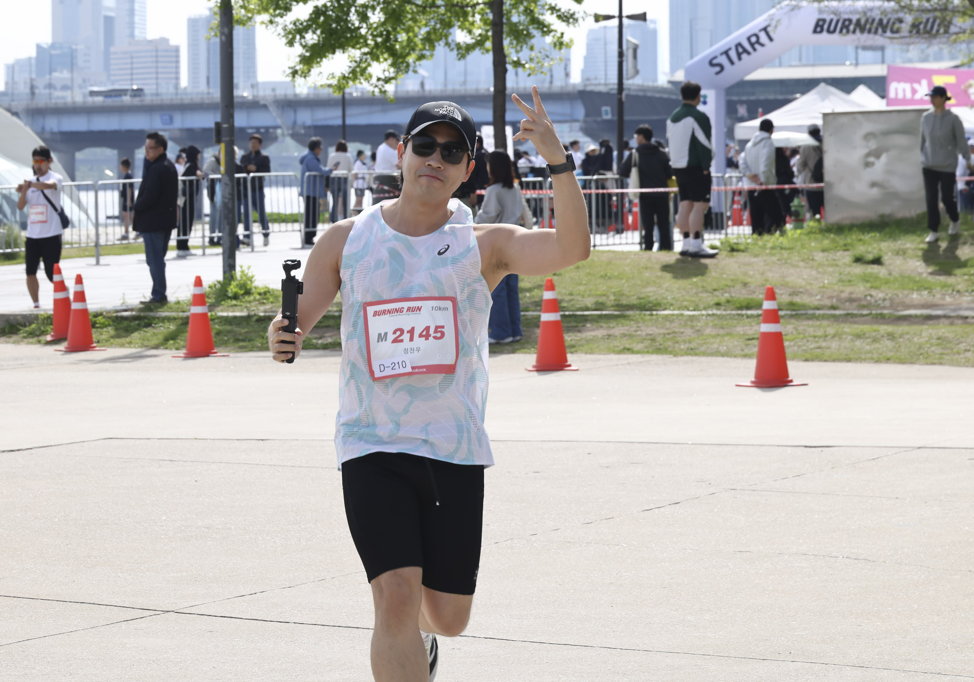 버닝런;버닝런2025;마라톤;비즈한국마라톤