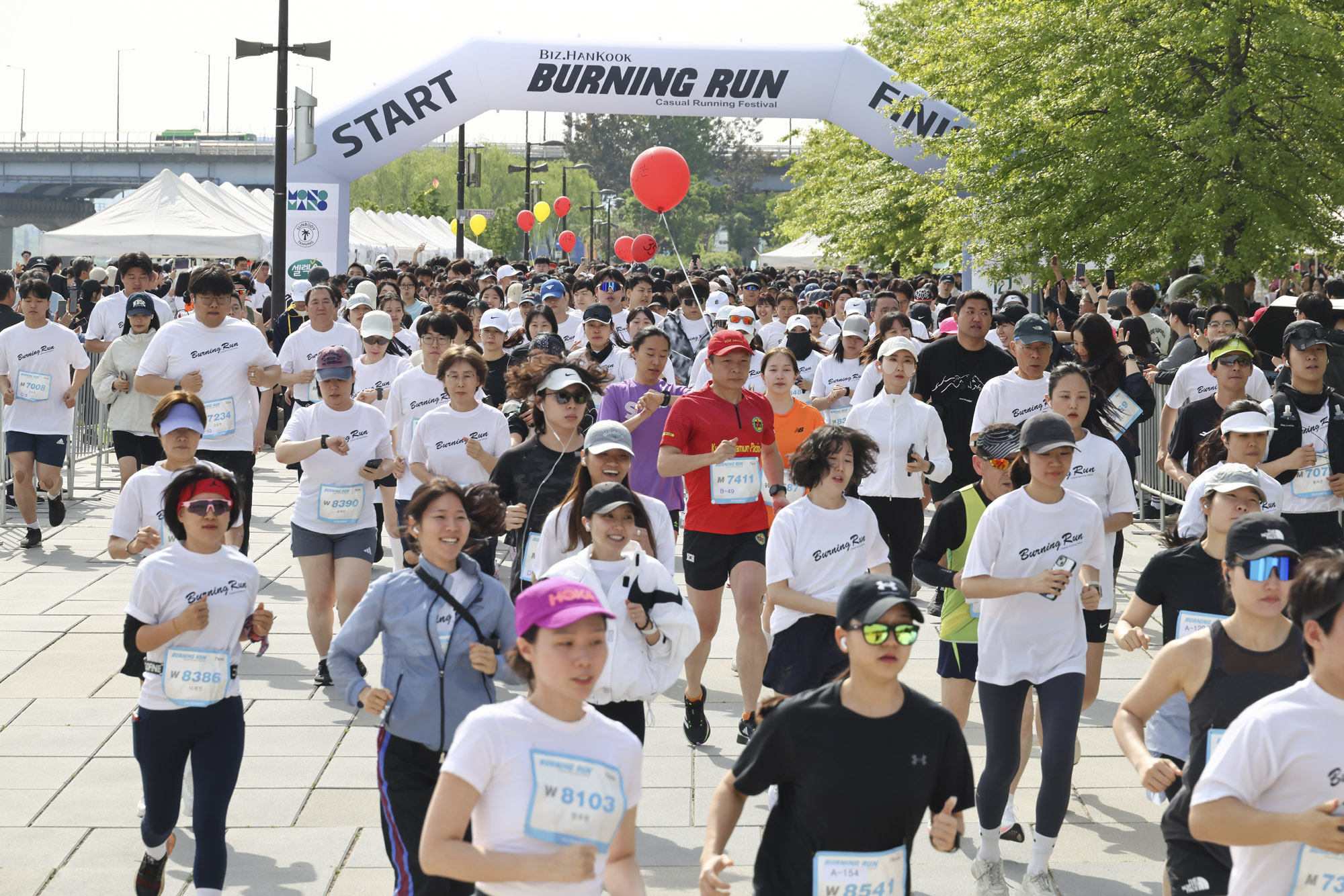 버닝런;버닝런2025;마라톤;비즈한국마라톤