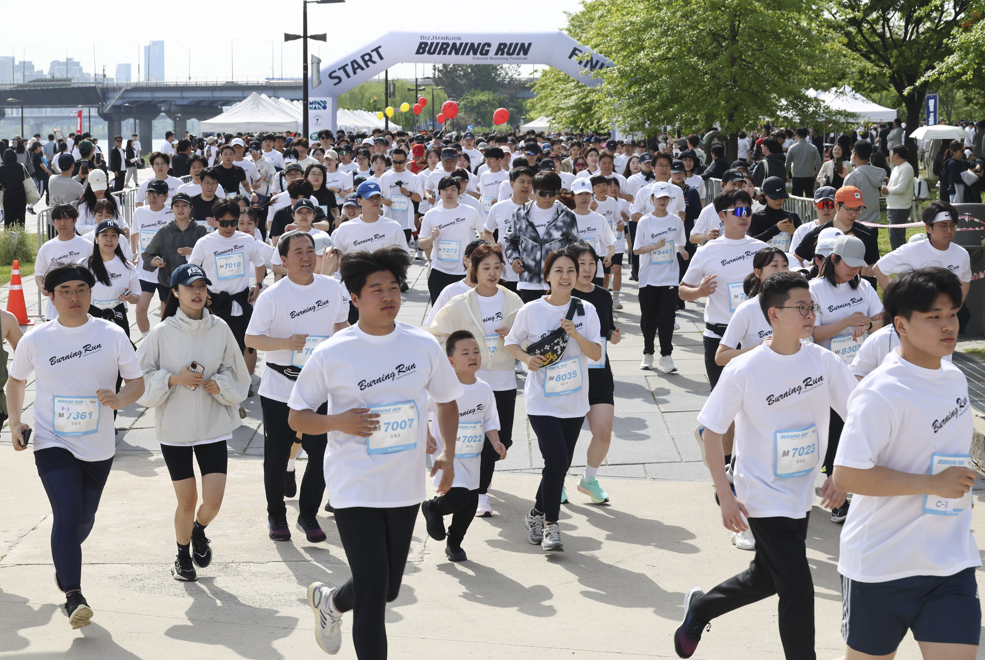 버닝런;버닝런2025;마라톤;비즈한국마라톤