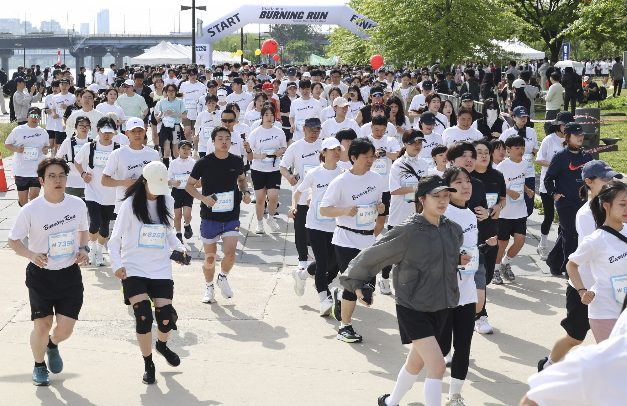 버닝런;버닝런2025;마라톤;비즈한국마라톤