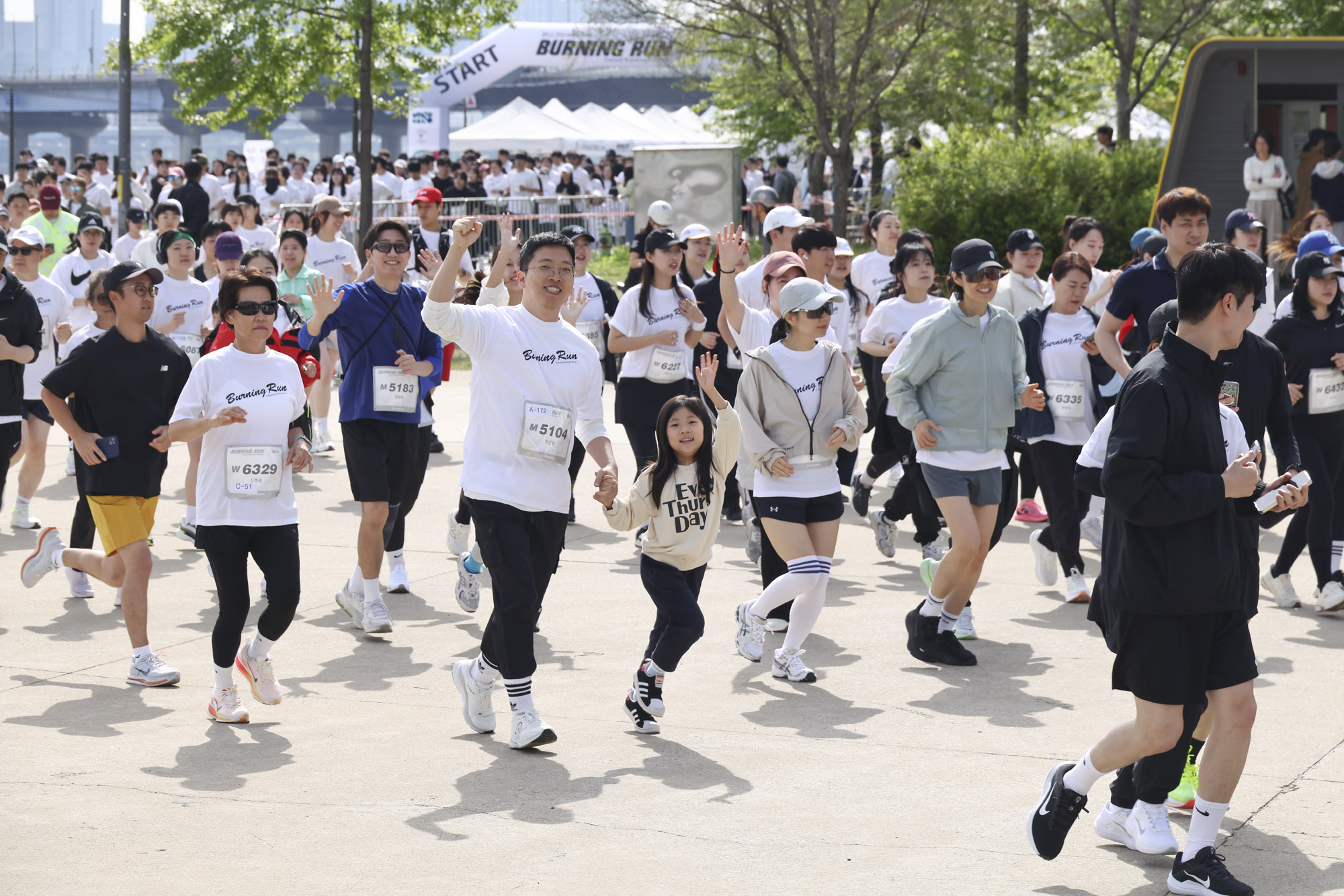 버닝런;버닝런2025;마라톤;비즈한국마라톤