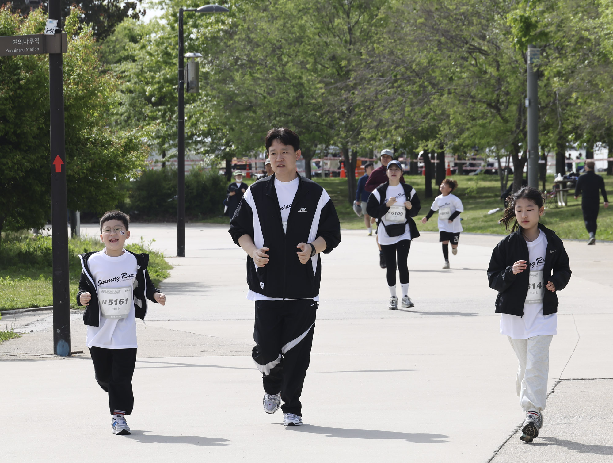 버닝런;버닝런2025;마라톤;비즈한국마라톤