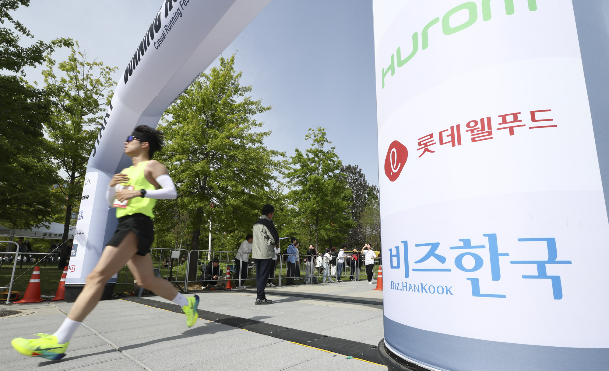 버닝런;버닝런2025;마라톤;비즈한국마라톤