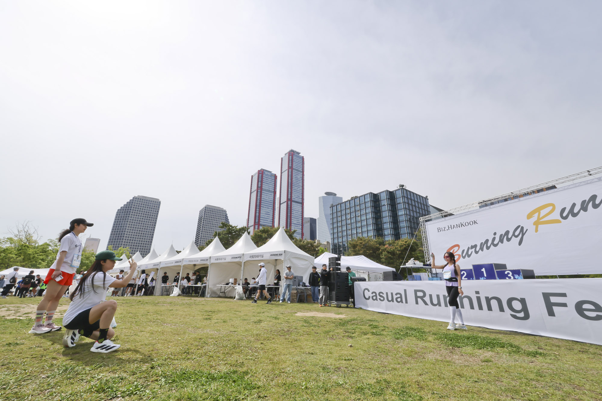 버닝런;버닝런2025;마라톤;비즈한국마라톤