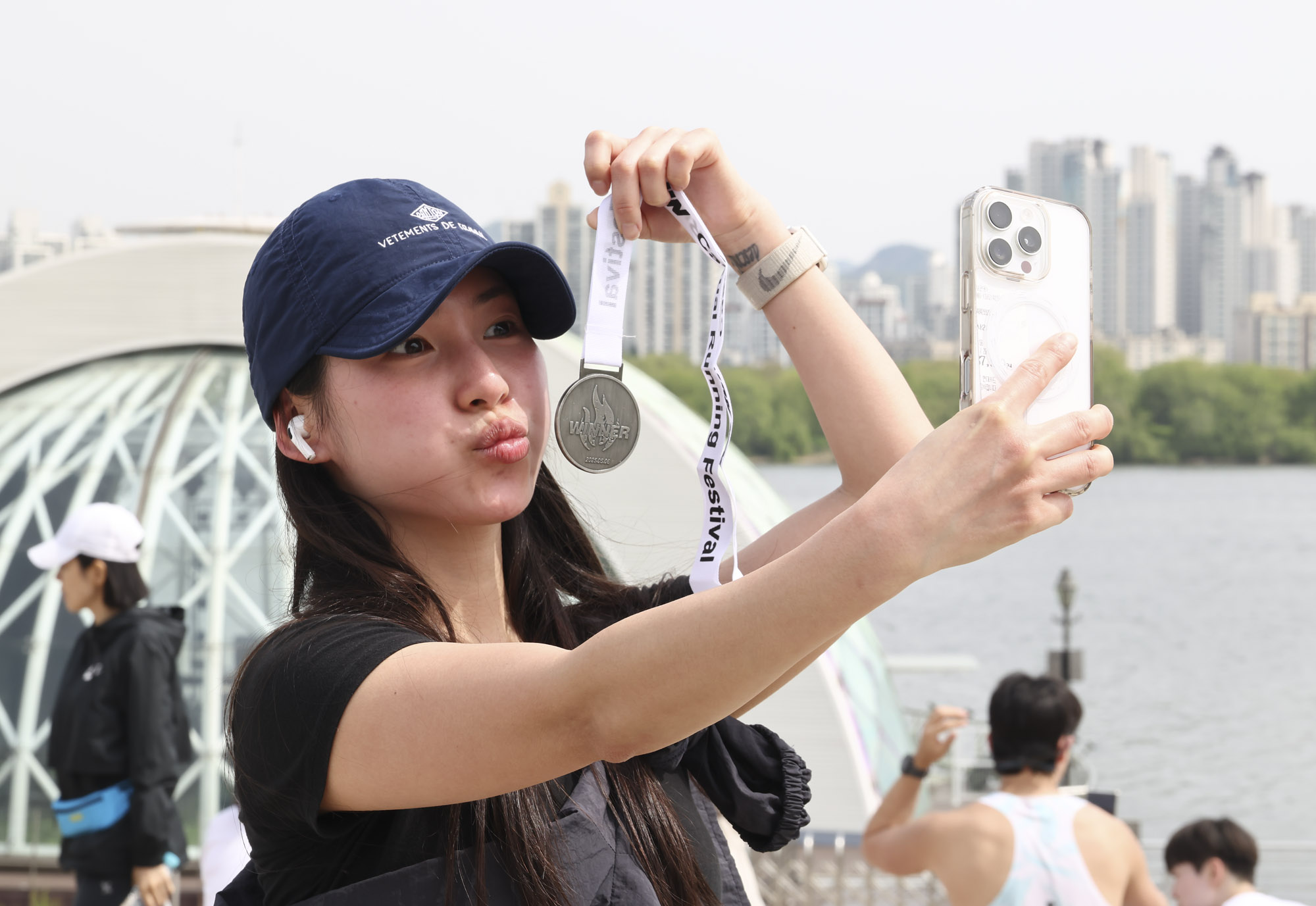 버닝런;버닝런2025;마라톤;비즈한국마라톤