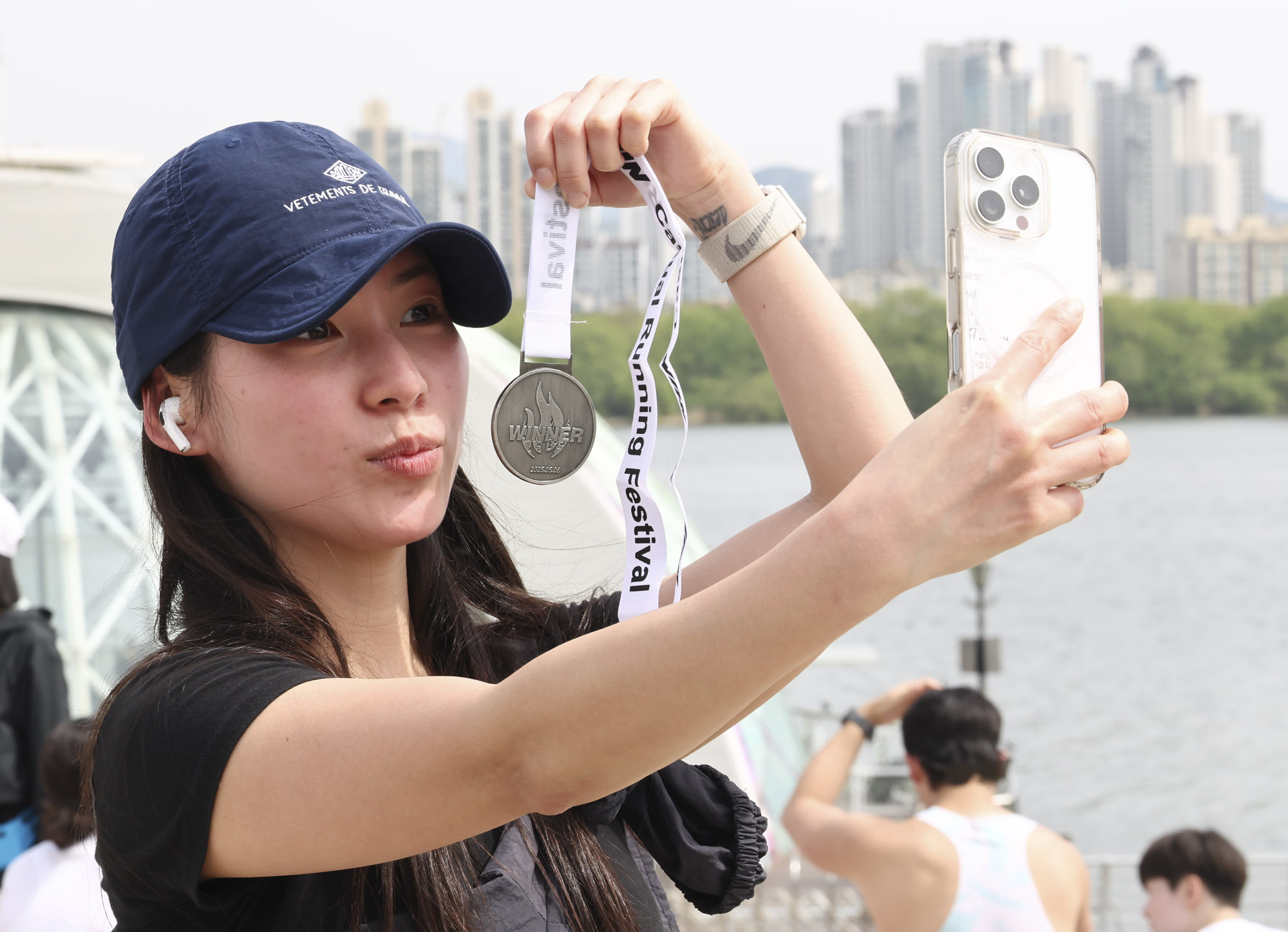 버닝런;버닝런2025;마라톤;비즈한국마라톤