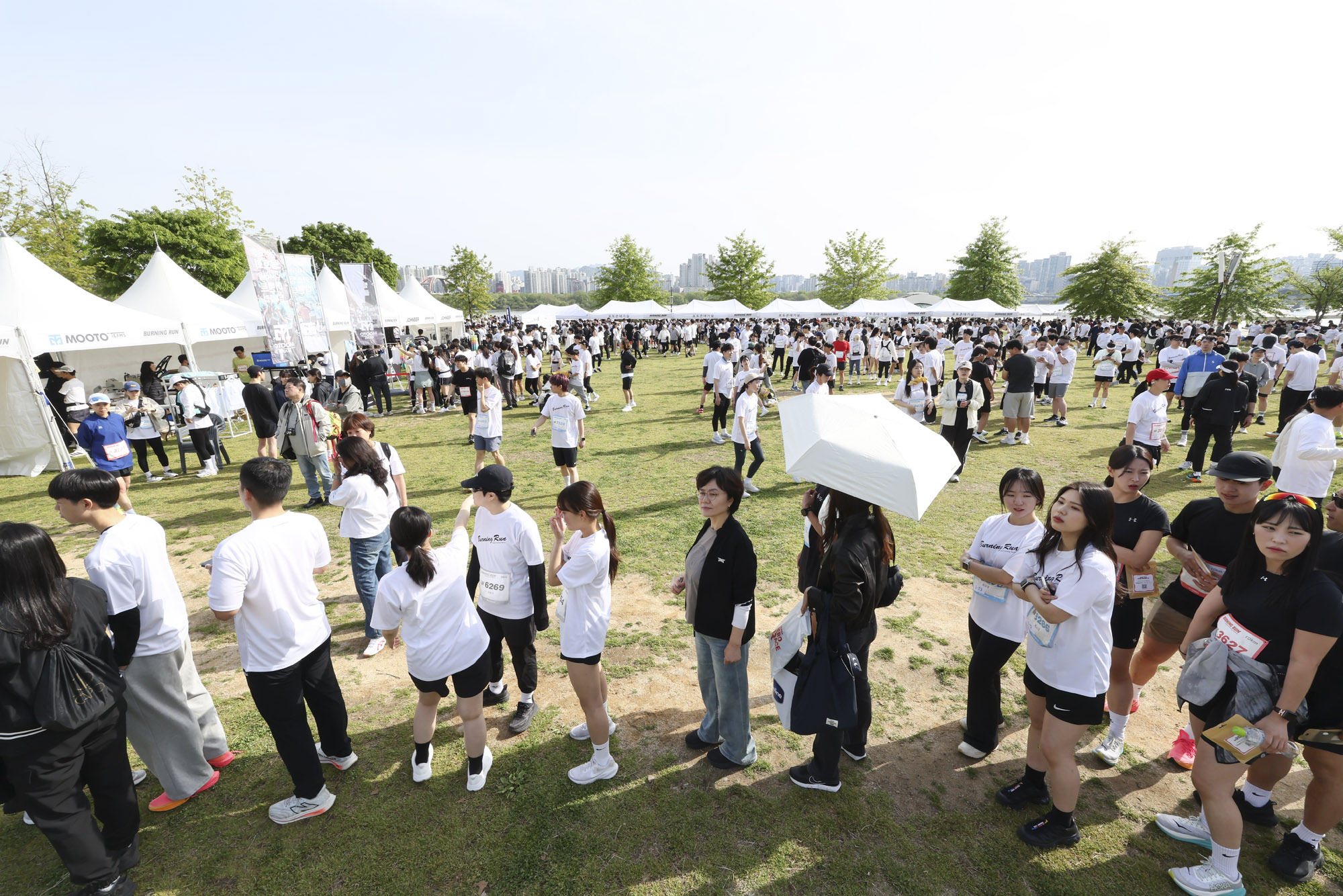 버닝런;버닝런2025;마라톤;비즈한국마라톤