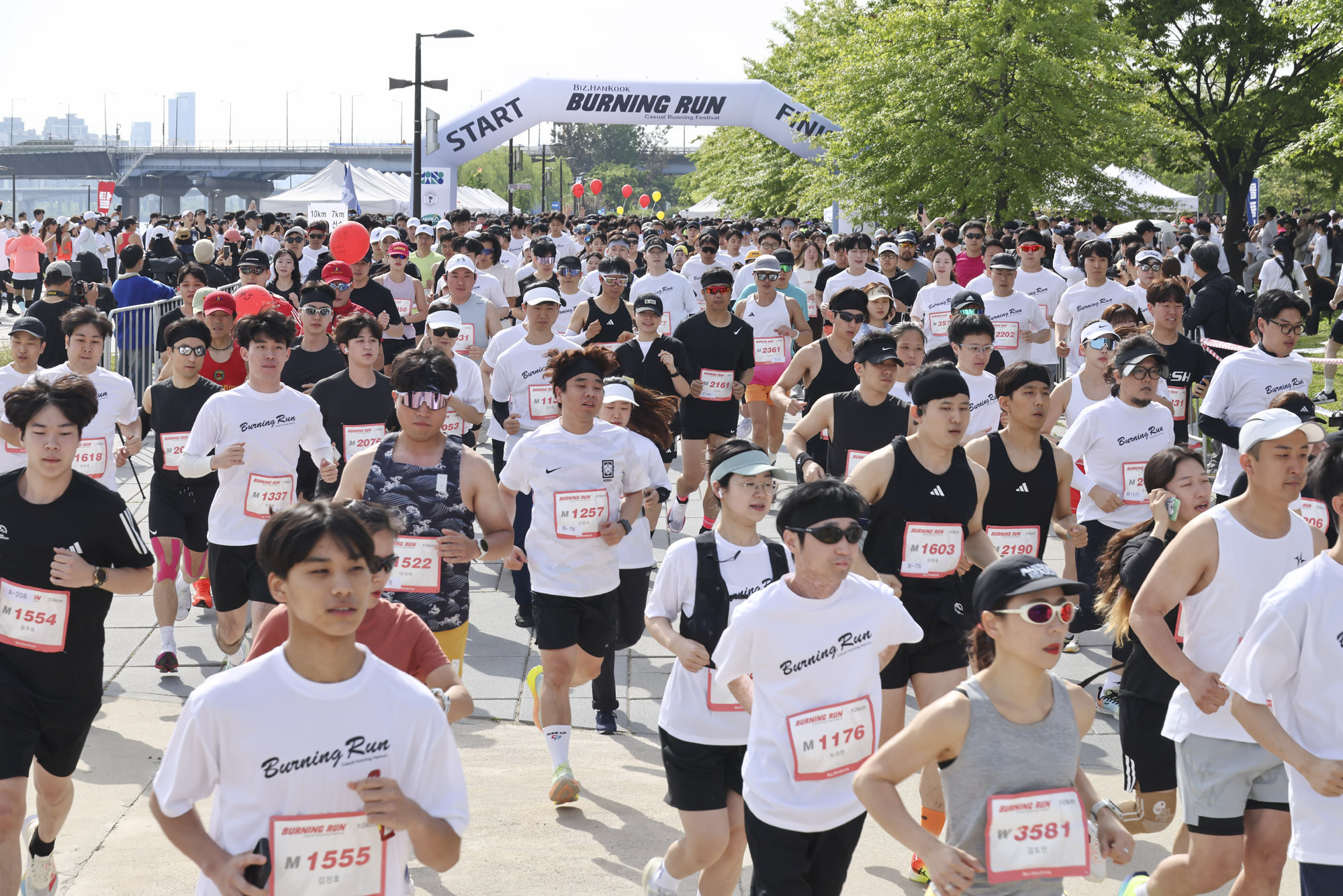 버닝런;버닝런2025;마라톤;비즈한국마라톤