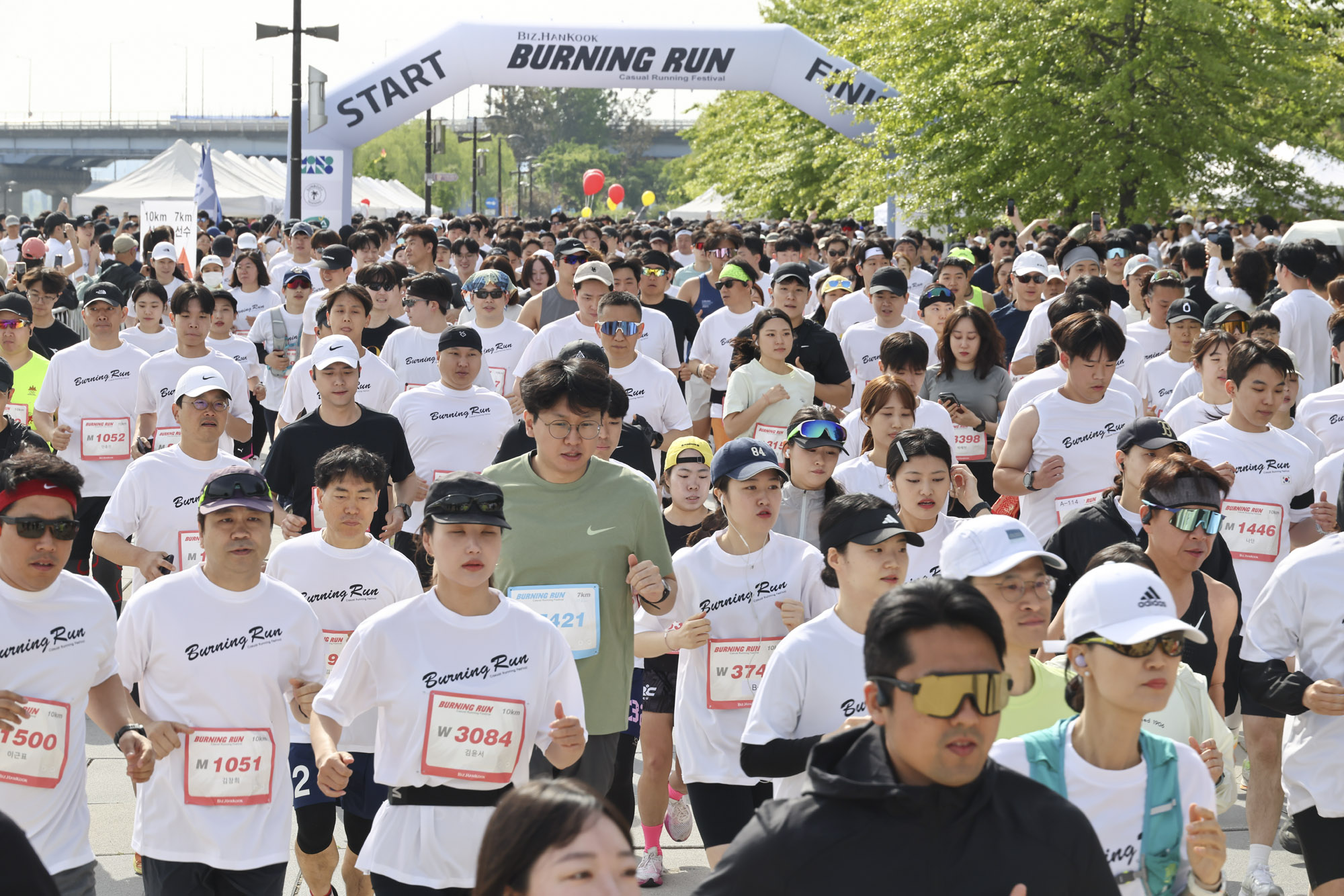 버닝런;버닝런2025;마라톤;비즈한국마라톤