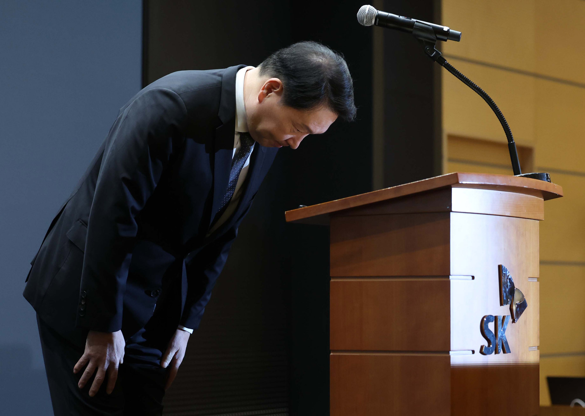 SK;SK최태원;최태원회장;최태원사과;최태원대국민사과;최태원기자회견;최태원유심;SK유심최태원