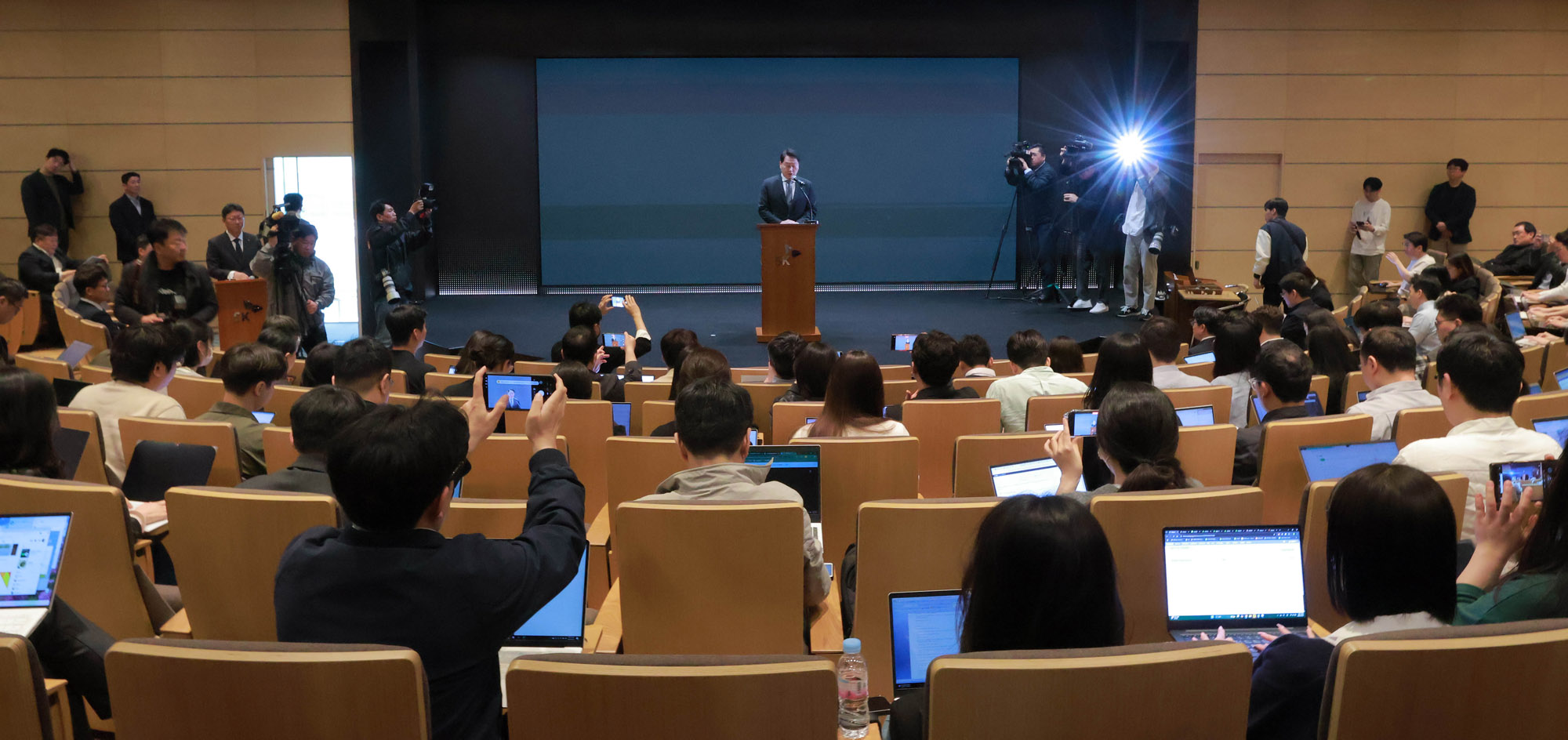 SK;SK최태원;최태원회장;최태원사과;최태원대국민사과;최태원기자회견;최태원유심;SK유심최태원