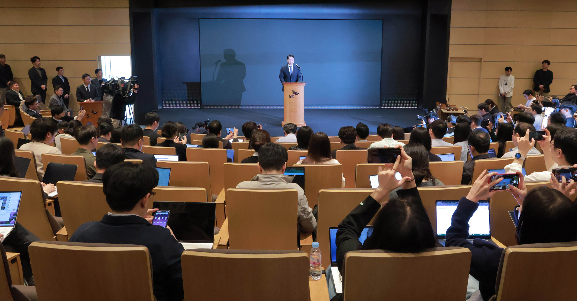 SK;SK최태원;최태원회장;최태원사과;최태원대국민사과;최태원기자회견;최태원유심;SK유심최태원