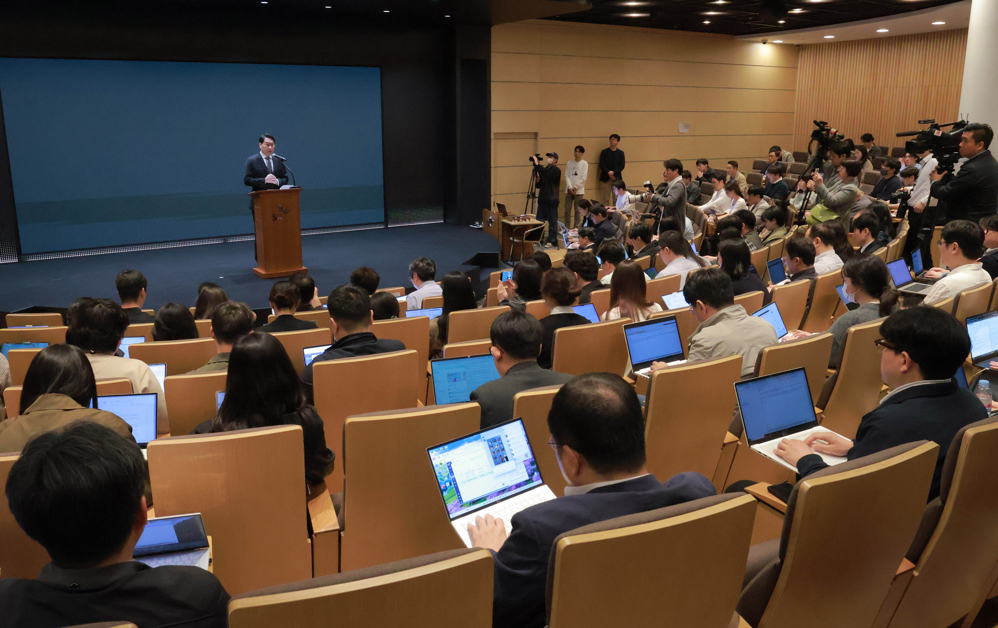 SK;SK최태원;최태원회장;최태원사과;최태원대국민사과;최태원기자회견;최태원유심;SK유심최태원