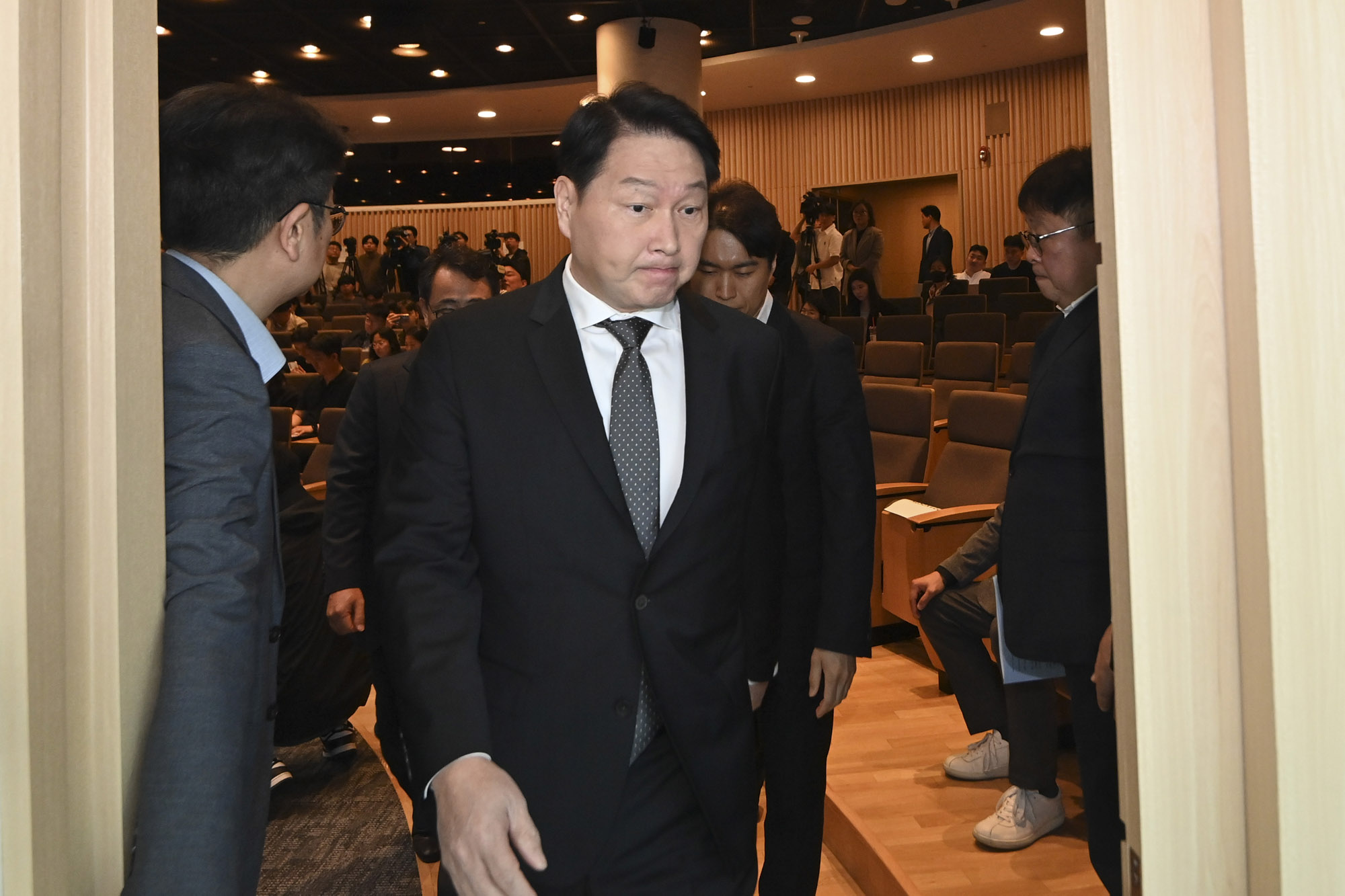 SK;SK최태원;최태원회장;최태원사과;최태원대국민사과;최태원기자회견;최태원유심;SK유심최태원