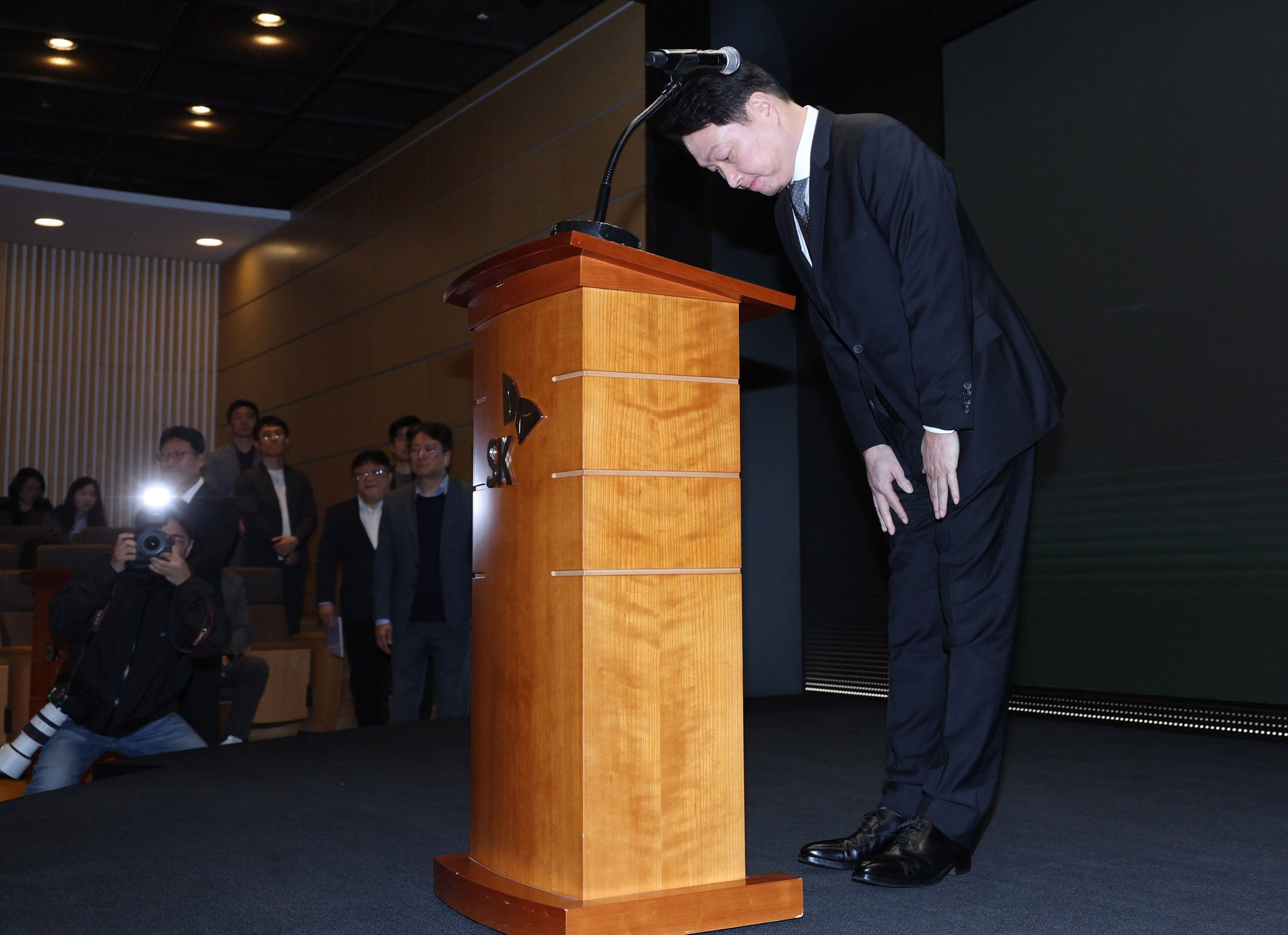 SK;SK최태원;최태원회장;최태원사과;최태원대국민사과;최태원기자회견;최태원유심;SK유심최태원