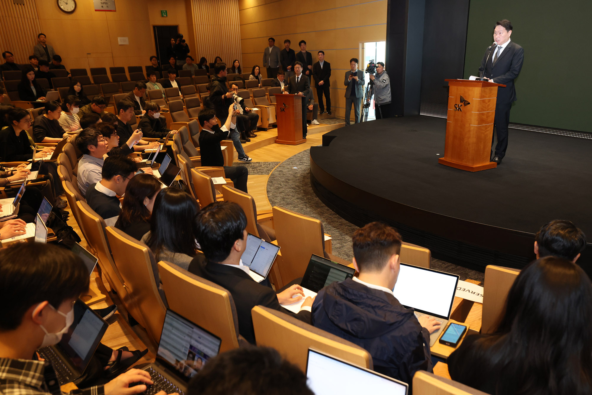 SK;SK최태원;최태원회장;최태원사과;최태원대국민사과;최태원기자회견;최태원유심;SK유심최태원