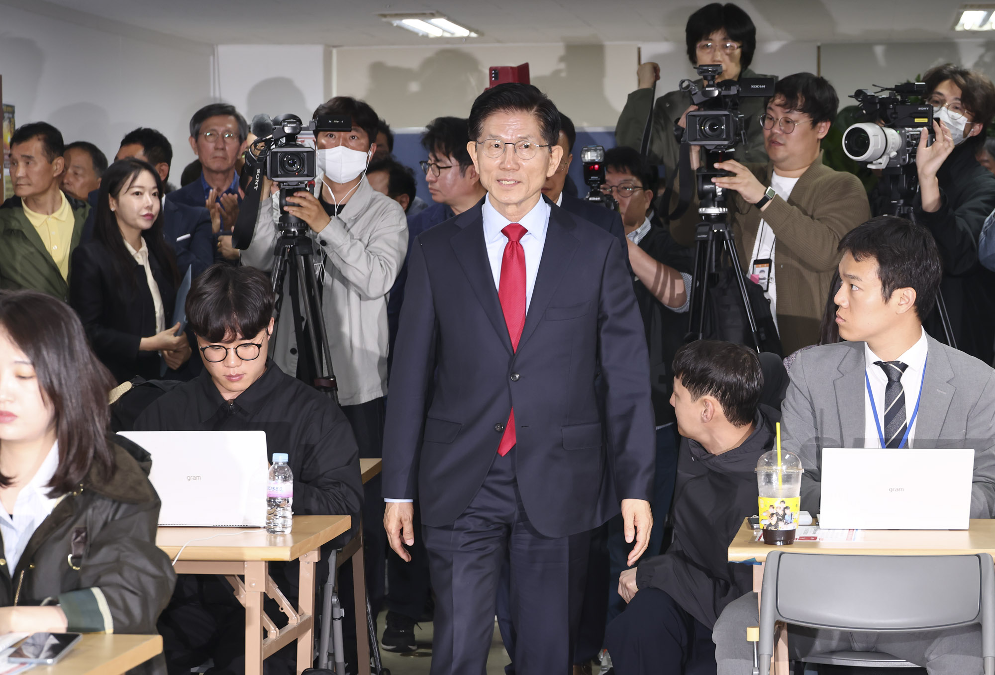 김문수;국민의힘대선후보;김문수박탈;김문수단일화박탈;김문수후보;김문수대선;김문수긴급지가회견;김문수박탈