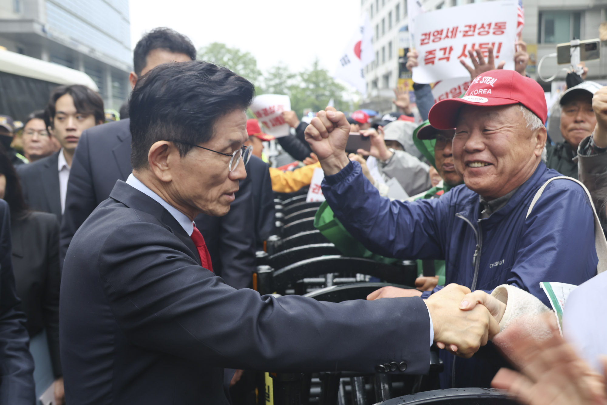 김문수;김문수박탈;김문수하차;김문수대선후보;김문수국민의힘;김문수지지자;김문수집회