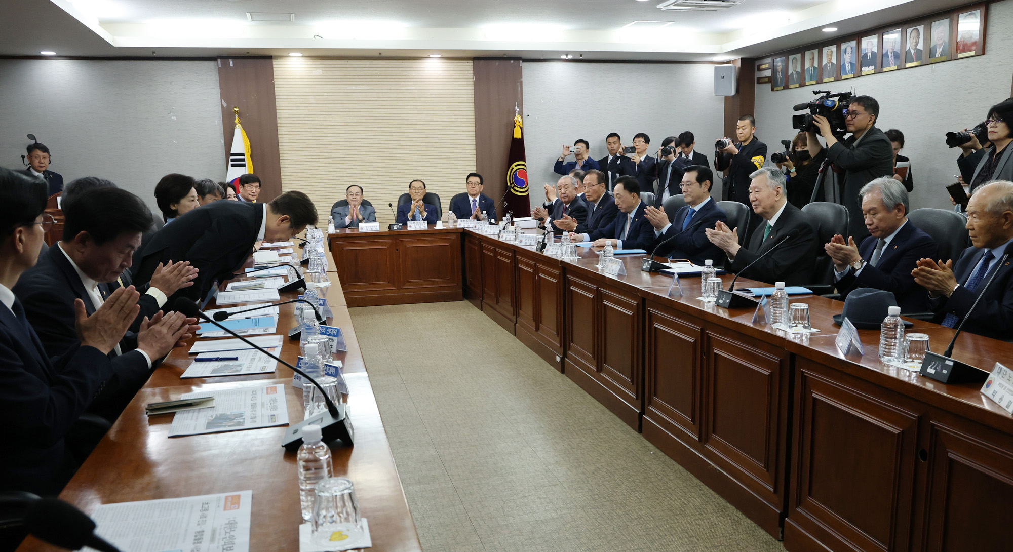 정치;인물;정당;더불어민주당;대통령후보;민주당대선후보;이재명;이재명후보;이재명대선후보대한노인회방문