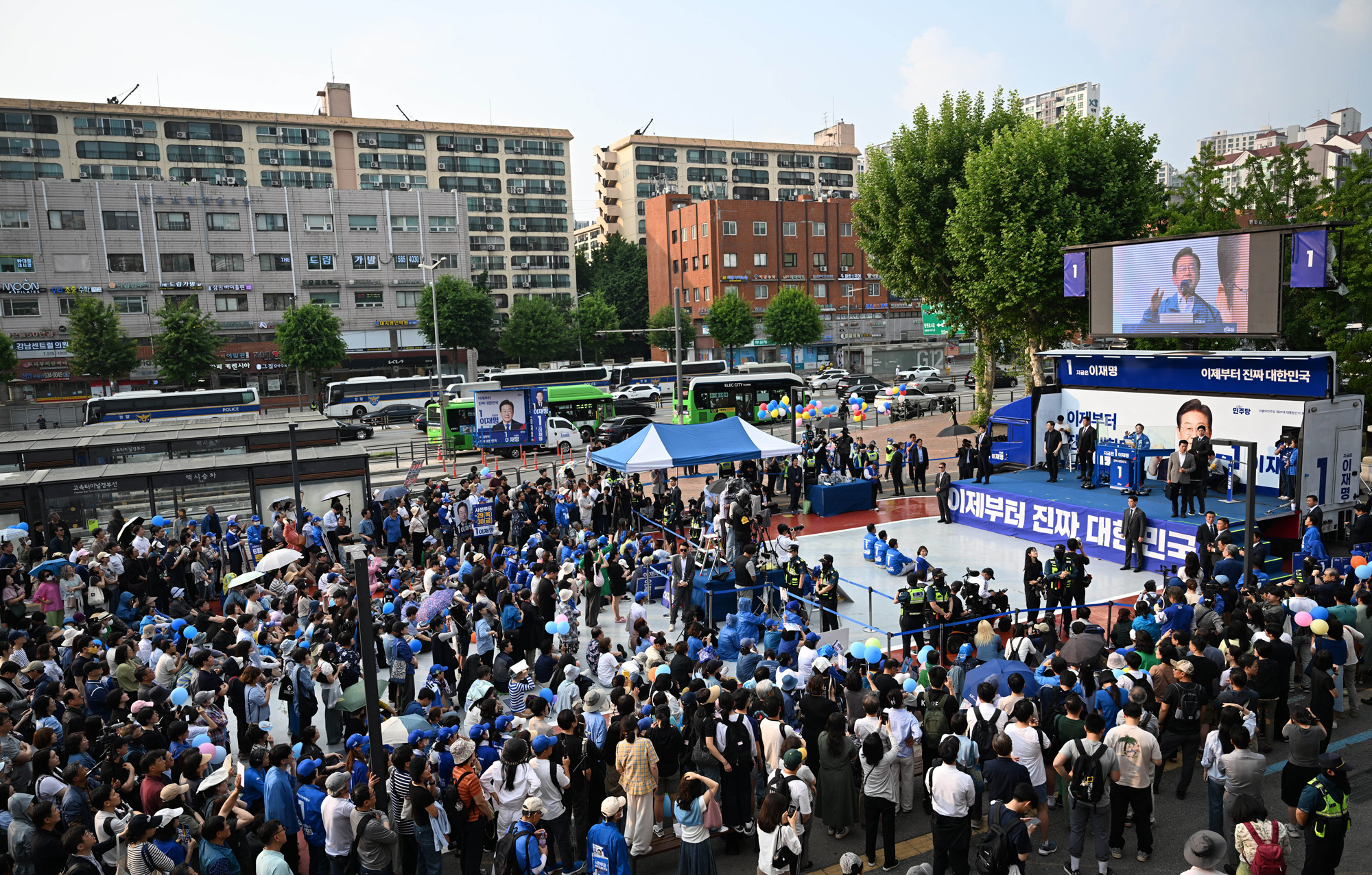 정치;대선;대선후보;21대대통령선거후보유세;대선유세현장;이재명;반포유세이재명;고속터미널이재명