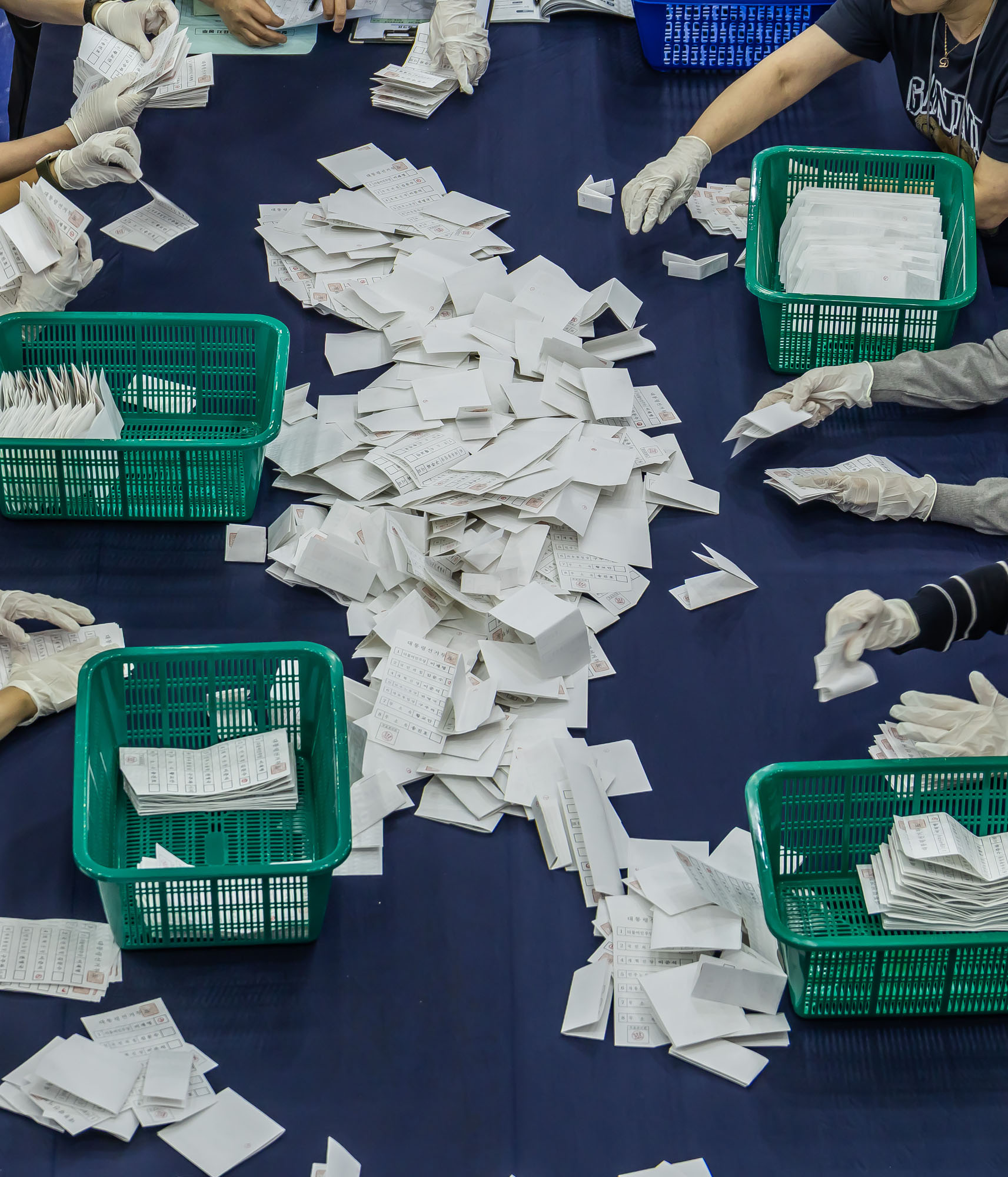 정치;선거;투표;대통령선거;제21대대통령선거투표;중구선과위개표소스케치;21대대선개표