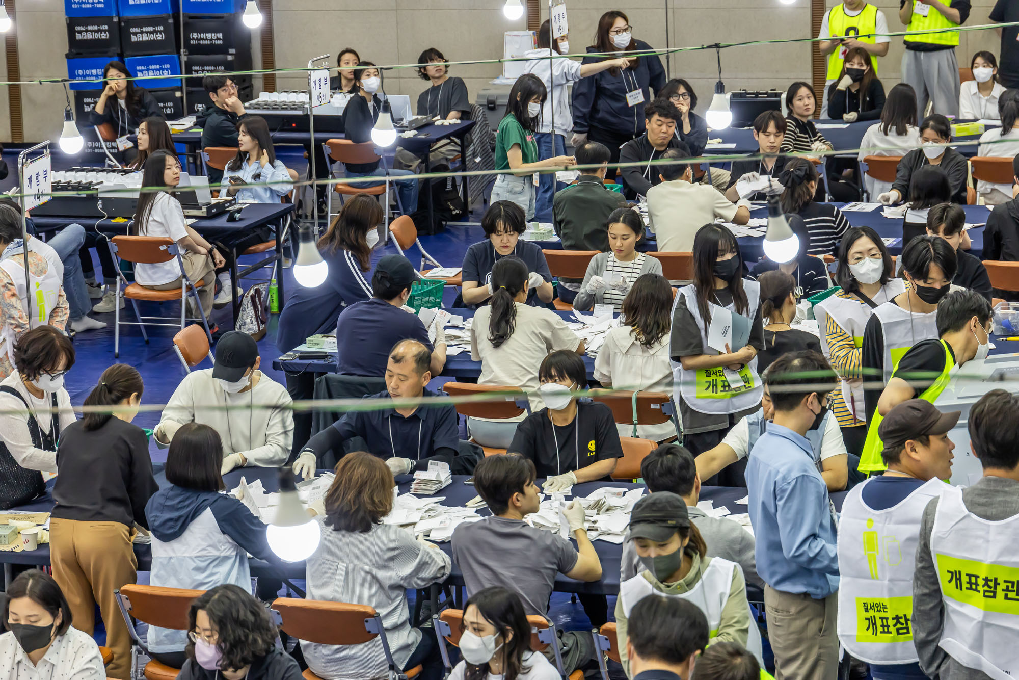 정치;선거;투표;대통령선거;제21대대통령선거투표;중구선과위개표소스케치;21대대선개표