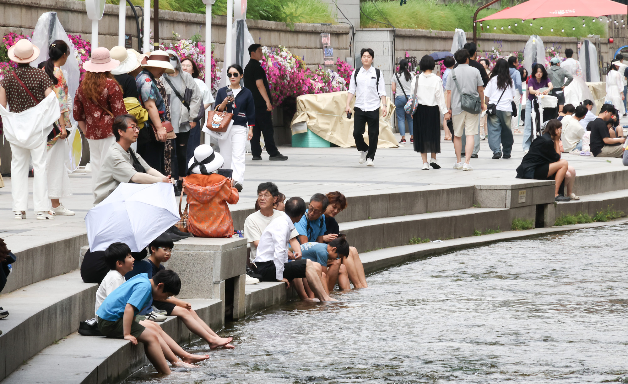 더위스케치 광화문 청계천