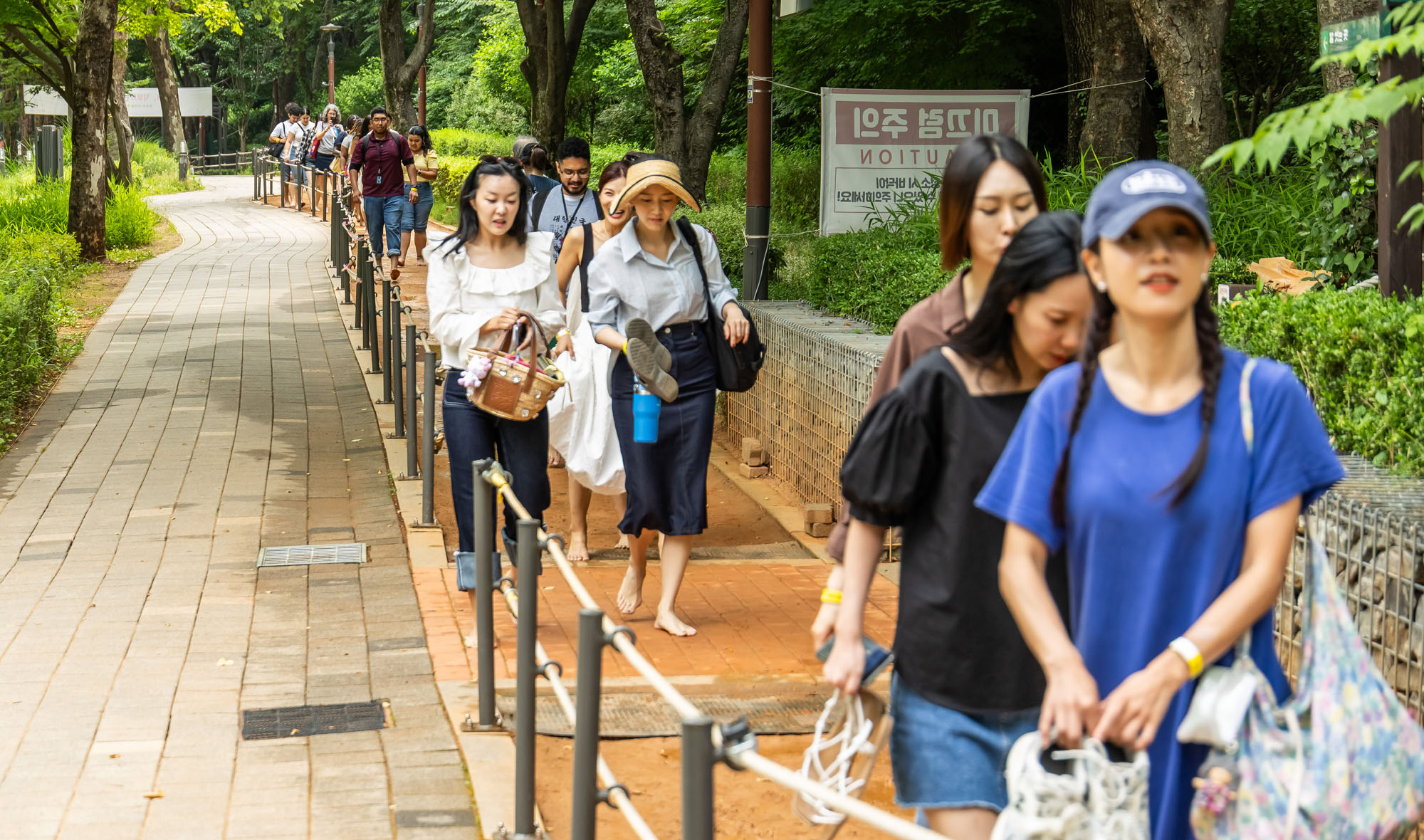 행사;강남구청;우먼센스;강남유닉투어;양재천황톳길피크닉;황토길맨발걷기;뷰티클래스;강남유닉투어양재천 황톳길피크닉;우먼센스K퀸