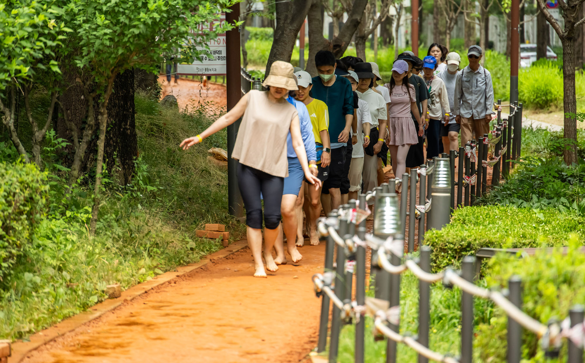 행사;강남구청;우먼센스;강남유닉투어;양재천황톳길피크닉;황토길맨발걷기;뷰티클래스;강남유닉투어양재천 황톳길피크닉;우먼센스K퀸