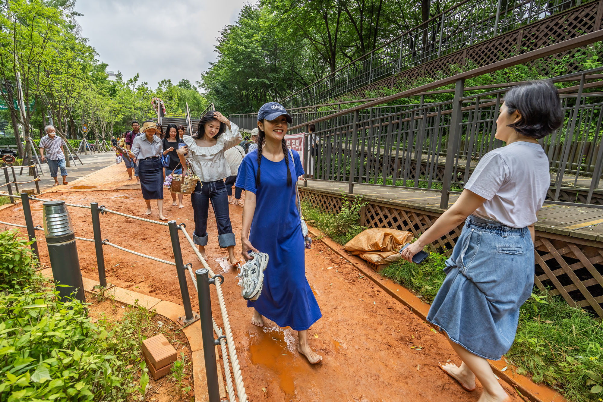 행사;강남구청;우먼센스;강남유닉투어;양재천황톳길피크닉;황토길맨발걷기;뷰티클래스;강남유닉투어양재천 황톳길피크닉;우먼센스K퀸