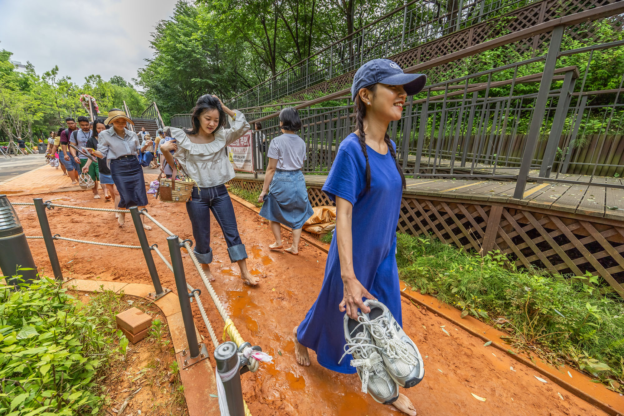 행사;강남구청;우먼센스;강남유닉투어;양재천황톳길피크닉;황토길맨발걷기;뷰티클래스;강남유닉투어양재천 황톳길피크닉;우먼센스K퀸