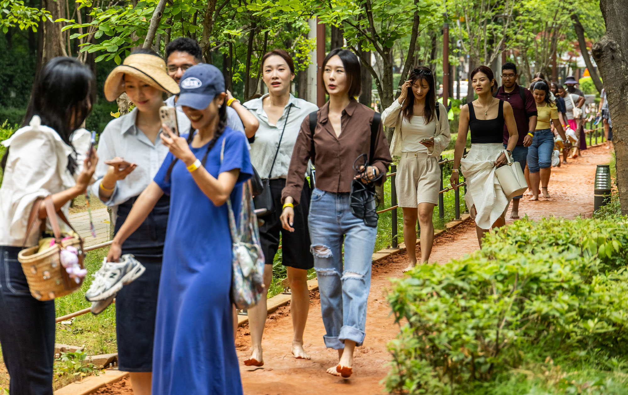 행사;강남구청;우먼센스;강남유닉투어;양재천황톳길피크닉;황토길맨발걷기;뷰티클래스;강남유닉투어양재천 황톳길피크닉;우먼센스K퀸