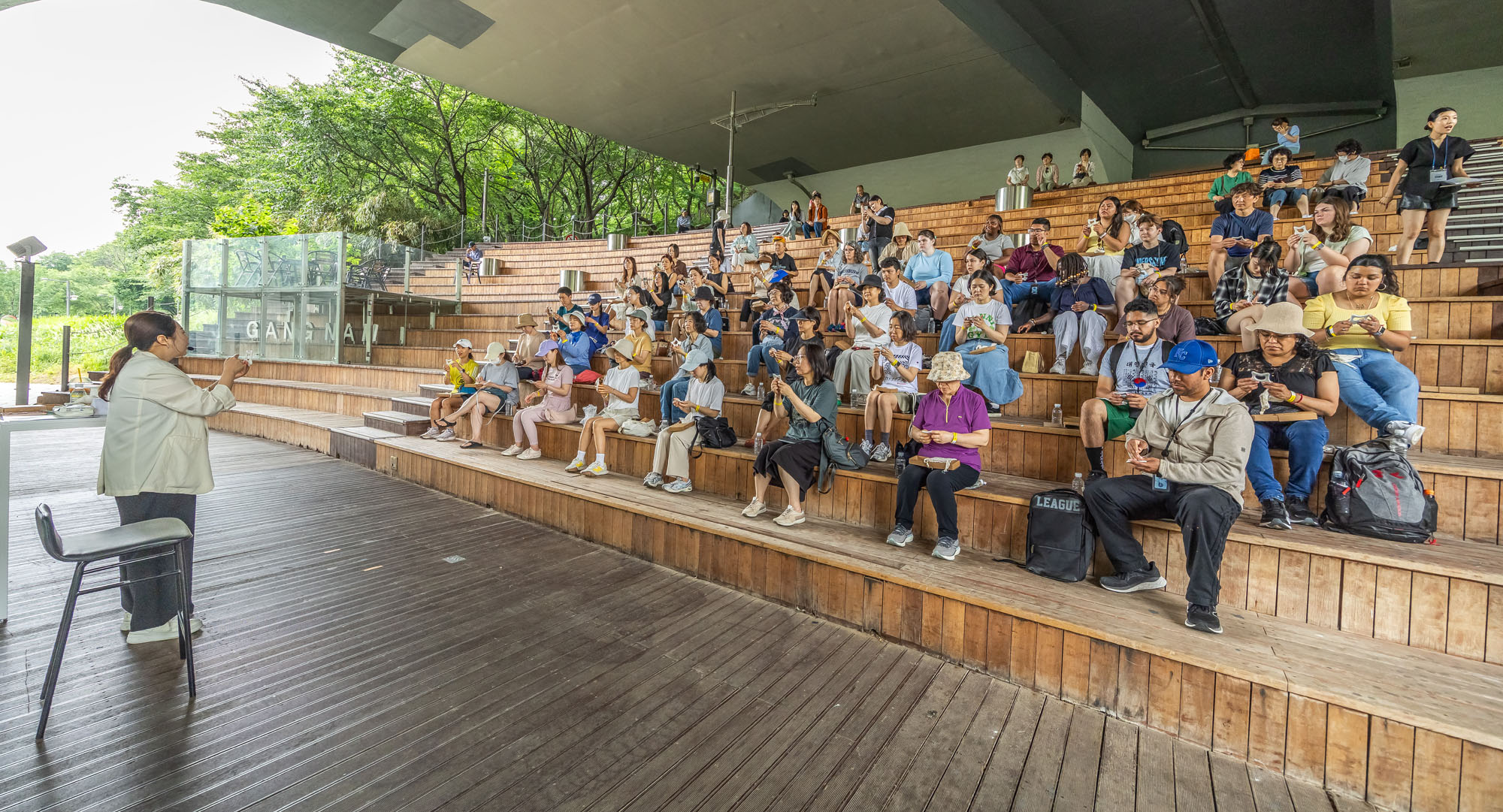 행사;강남구청;우먼센스;강남유닉투어;양재천황톳길피크닉;황토길맨발걷기;뷰티클래스;강남유닉투어양재천 황톳길피크닉;우먼센스K퀸
