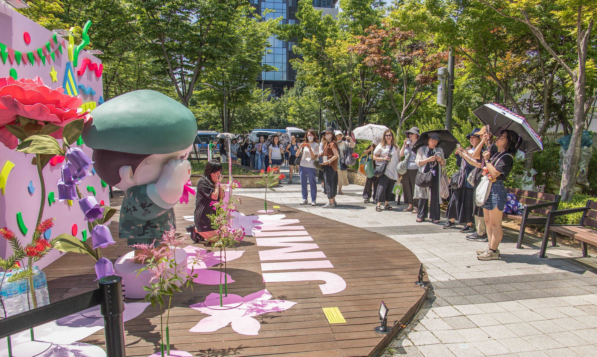 연예;방송;가수;대중가요;아이돌;방탄소년단;BTS;하이브;방탄소년단전역;방탄소년단제대;BTS군복무;하이브사옥;방탄소년단팬;BTS아미