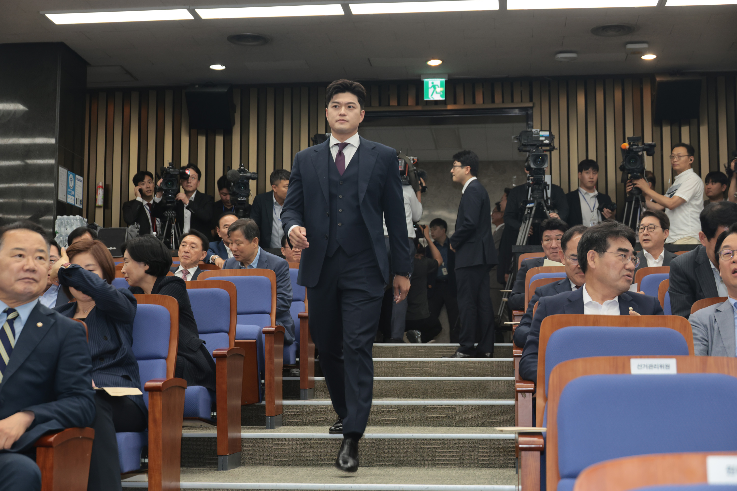 정치;국회;국민의힘;의원총회;원내대표;선출