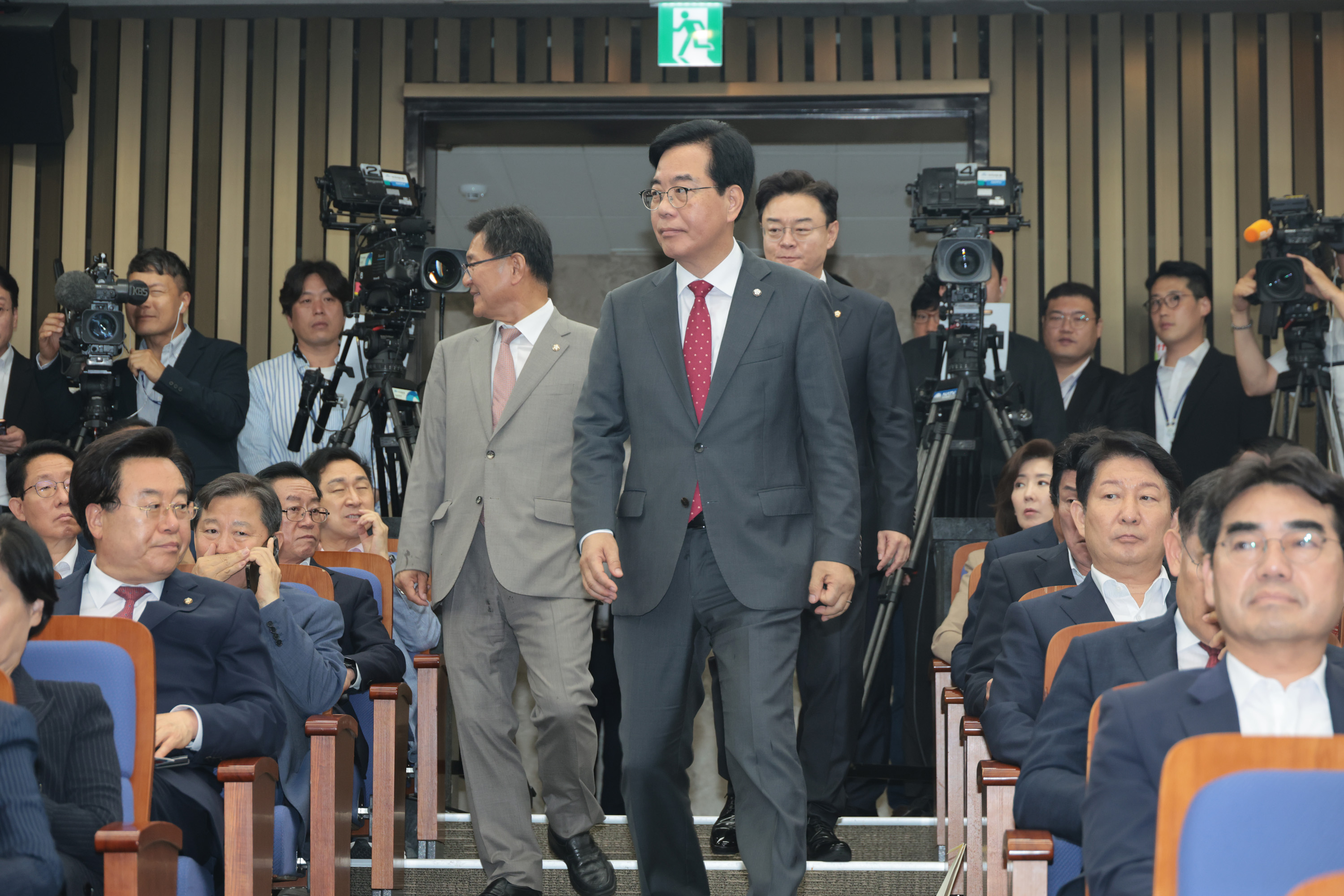 정치;국회;국민의힘;의원총회;원내대표;선출