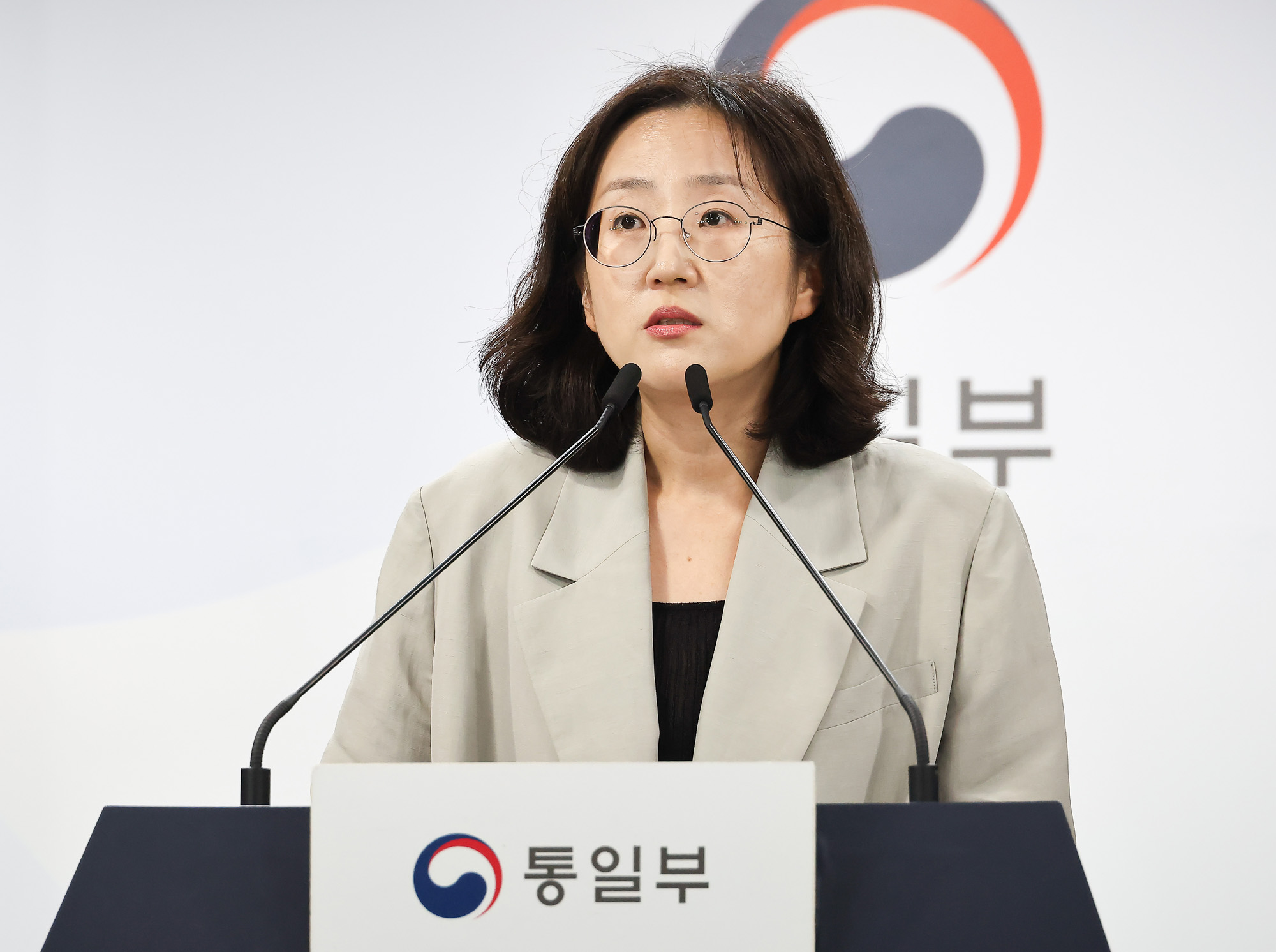 통일부 장윤정 브리핑 탈북