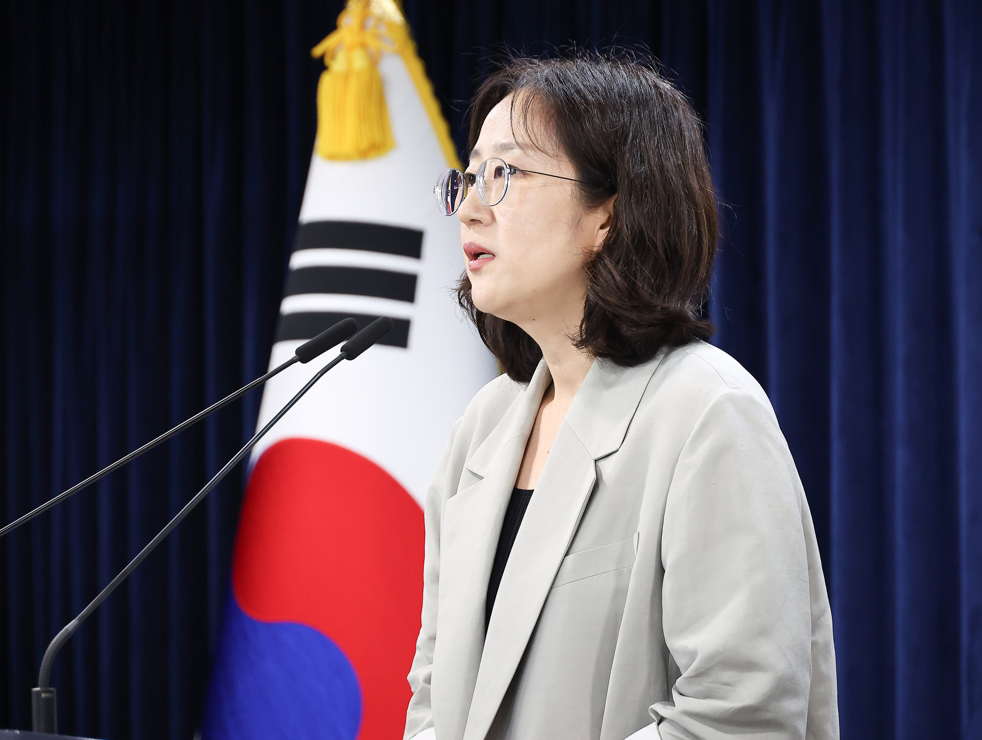 통일부 장윤정 브리핑 탈북