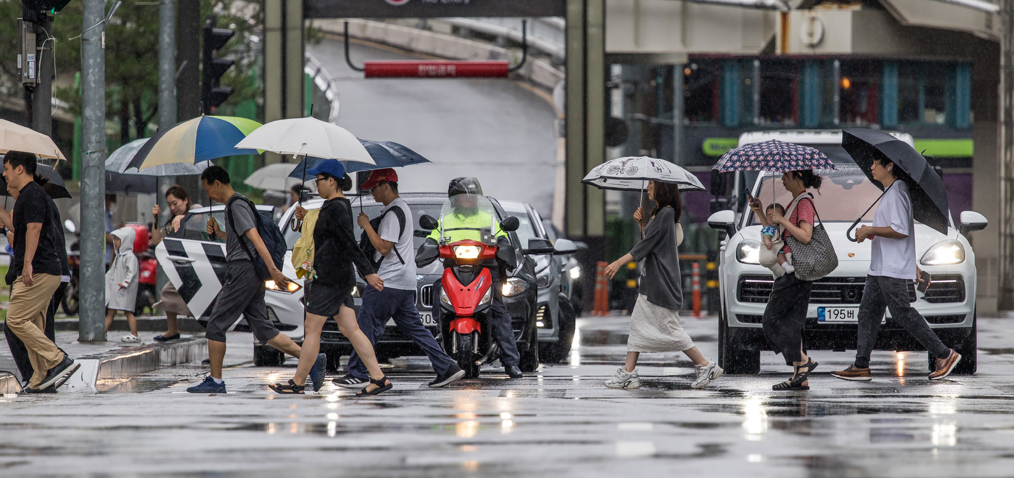 날씨;계절;계절스케치;여름스케치;장마스케치;폭우스케치;여름장마;비스케치;용산역비스케치