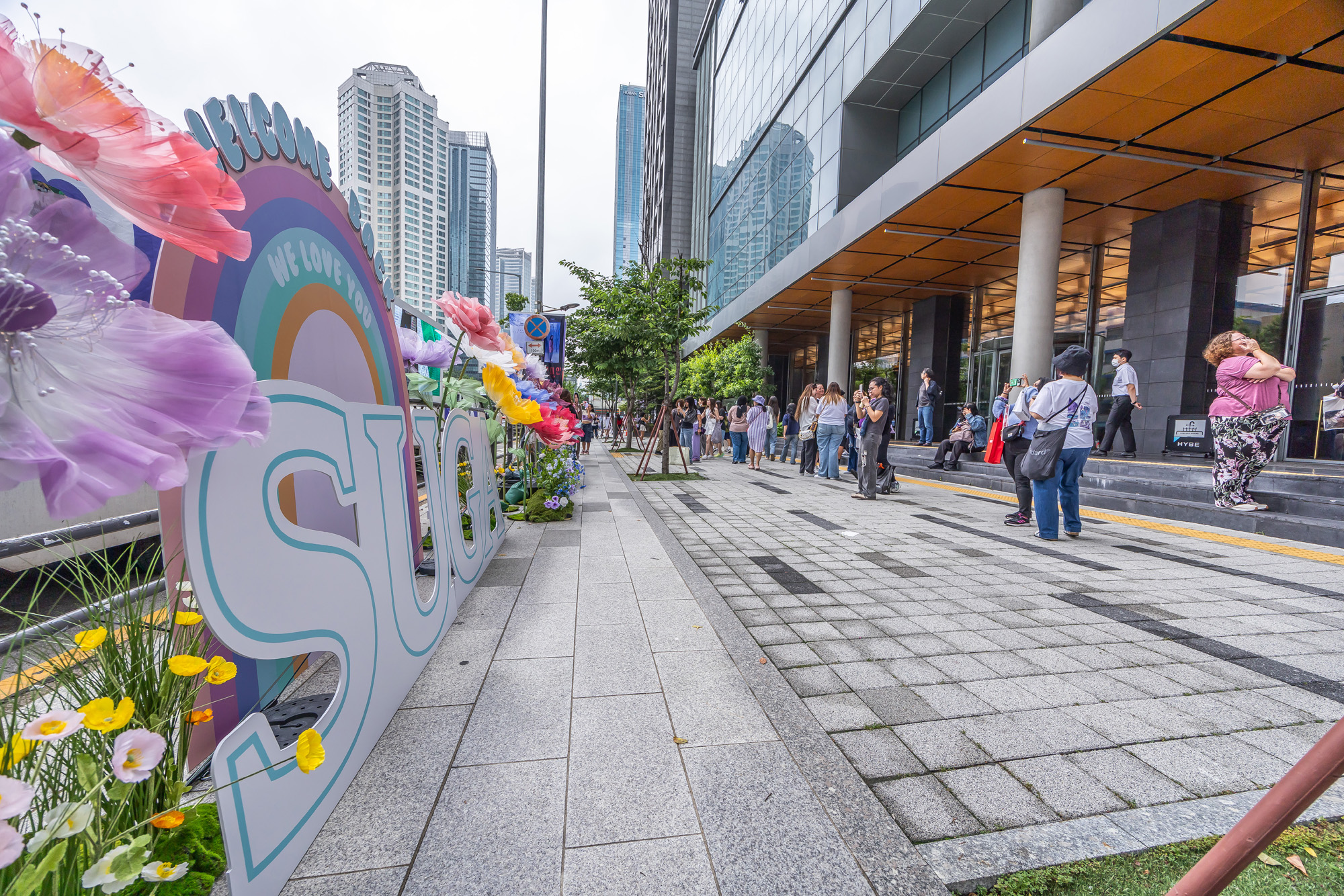 연예;방송;가수;대중가요;아이돌;방탄소년단;BTS;하이브;방탄소년단전역;방탄소년단제대;BTS군복무;하이브사옥;방탄소년단팬;BTS아미;슈가 소집해제