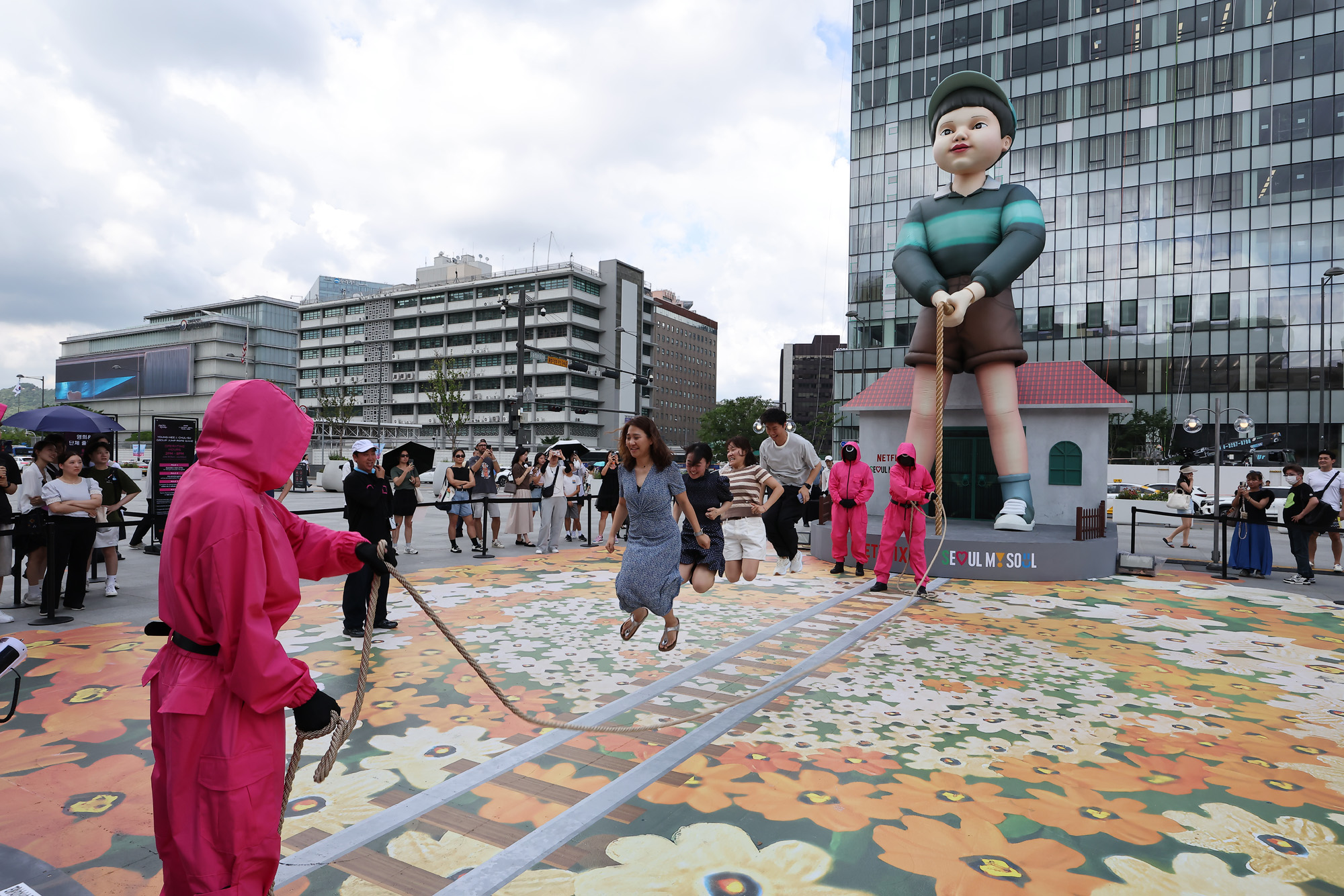 흥행 이어가는 오징어게임 시즌3