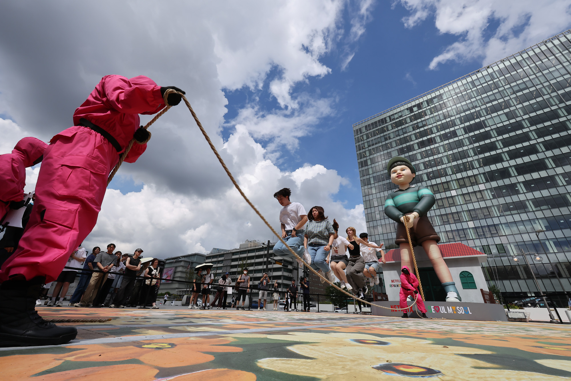 흥행 이어가는 오징어게임 시즌3