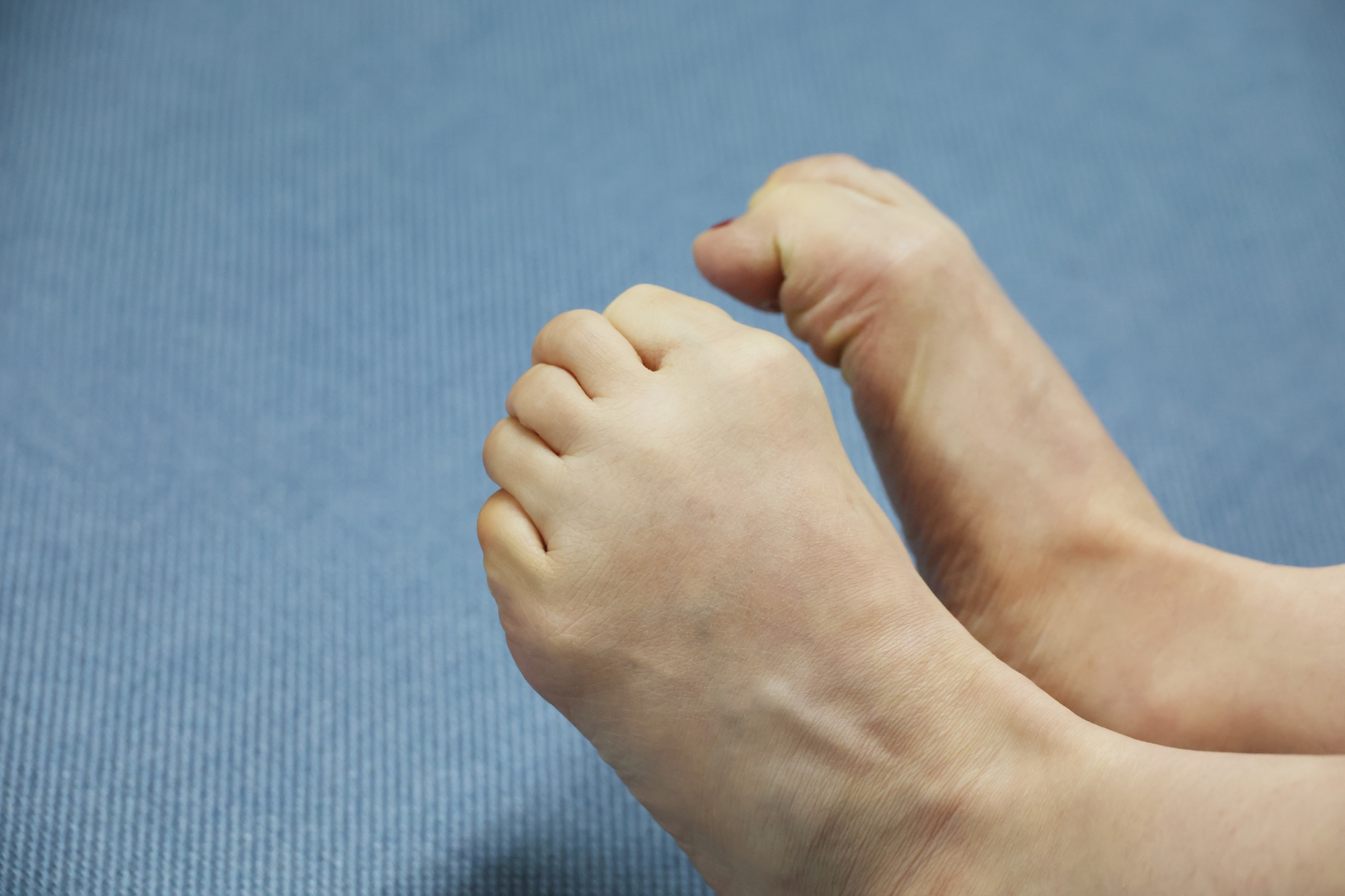 건강;발가락;가위;바위;보