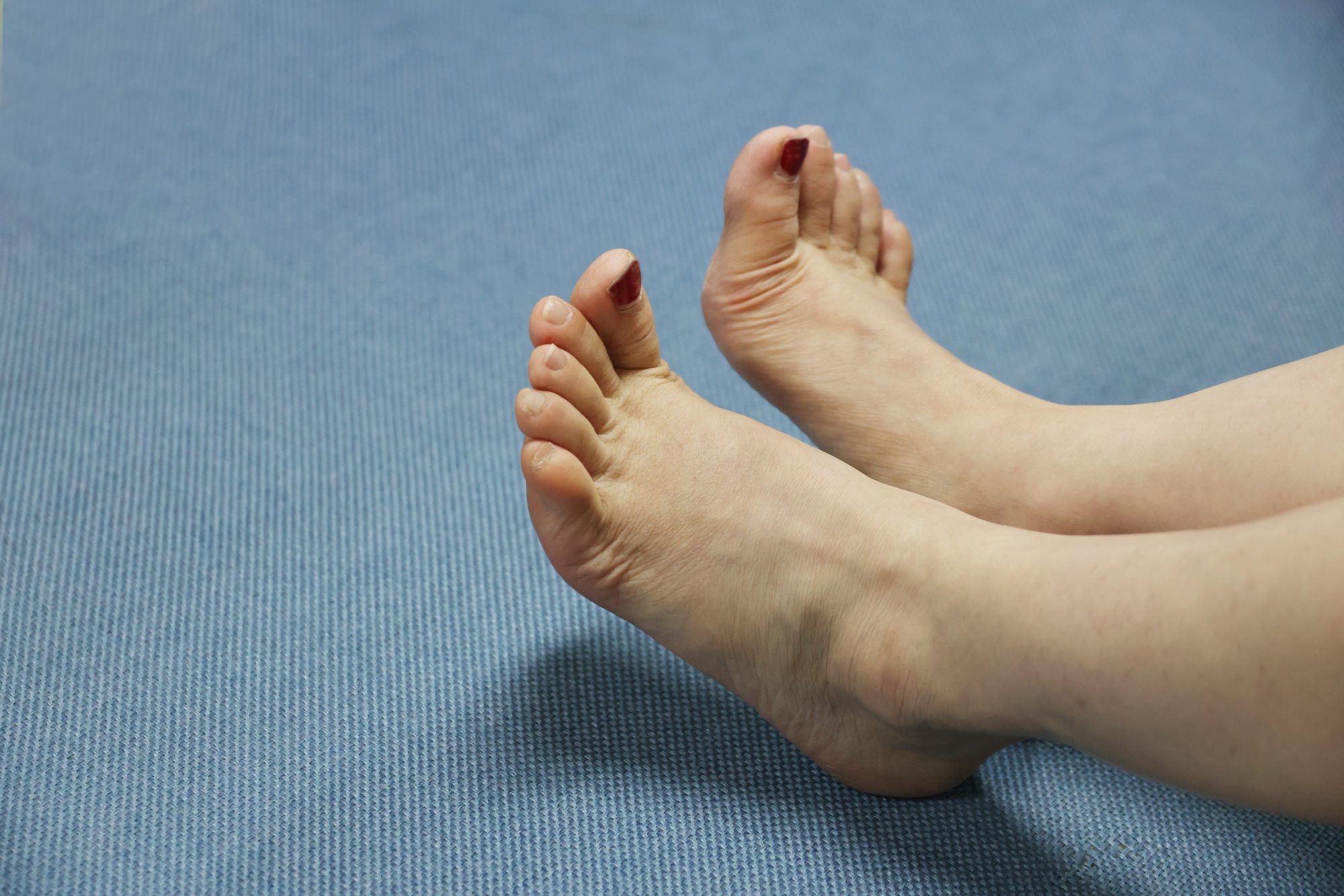 건강;발가락;가위;바위;보