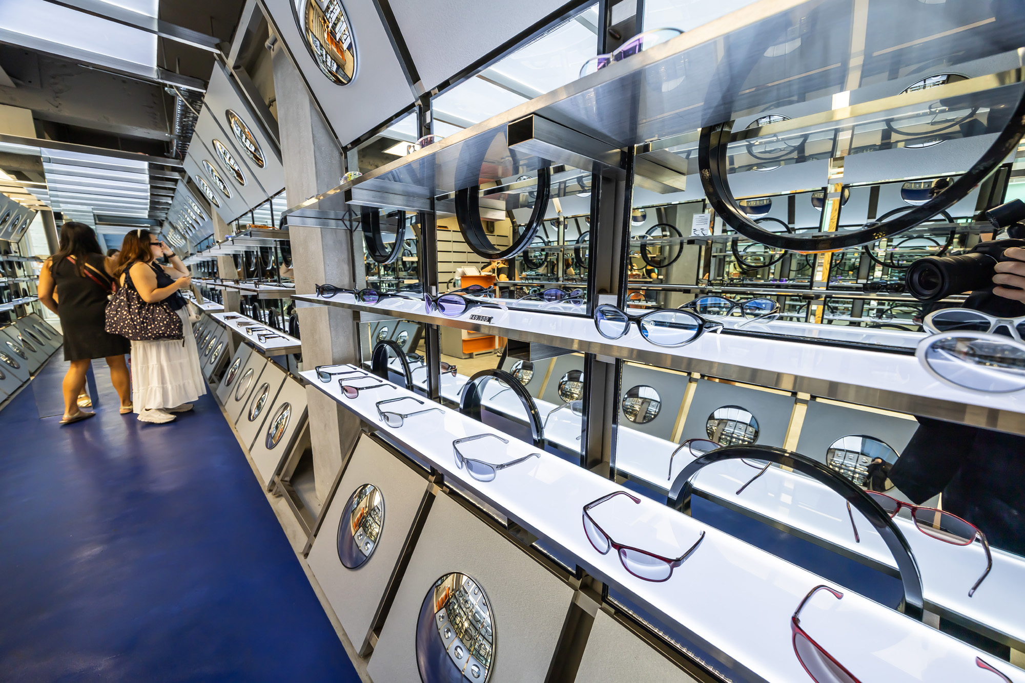 경제;기업;K아이웨어;블루엘리펀트;블루엘리펀트 명동 플래그십 스토어;안경;선글라스;스마트안경