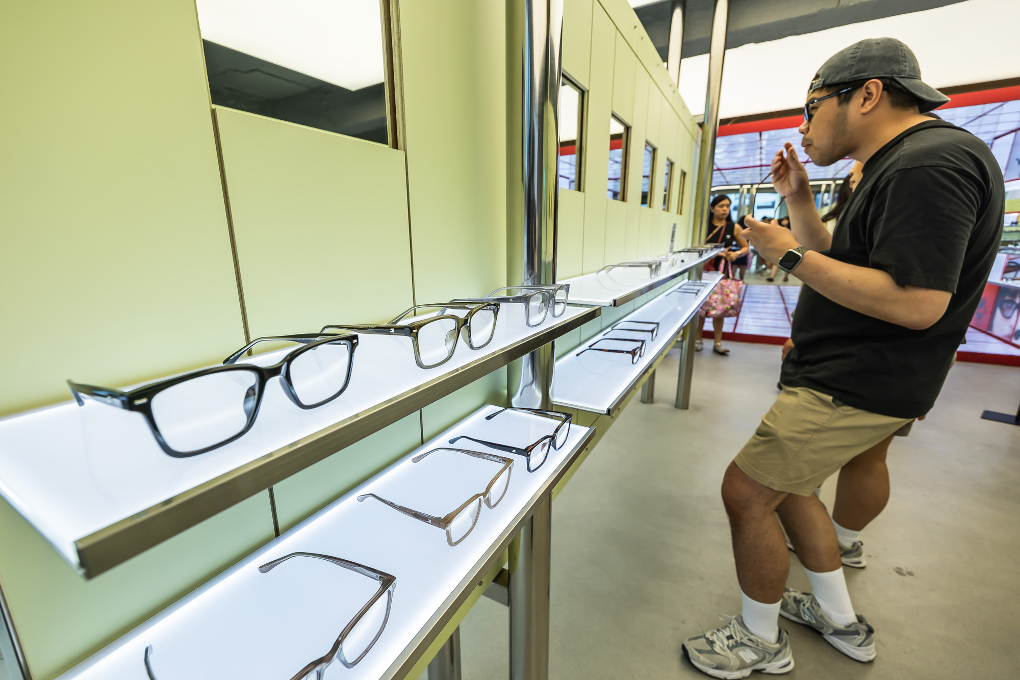 경제;기업;K아이웨어;블루엘리펀트;블루엘리펀트 명동 플래그십 스토어;안경;선글라스;스마트안경